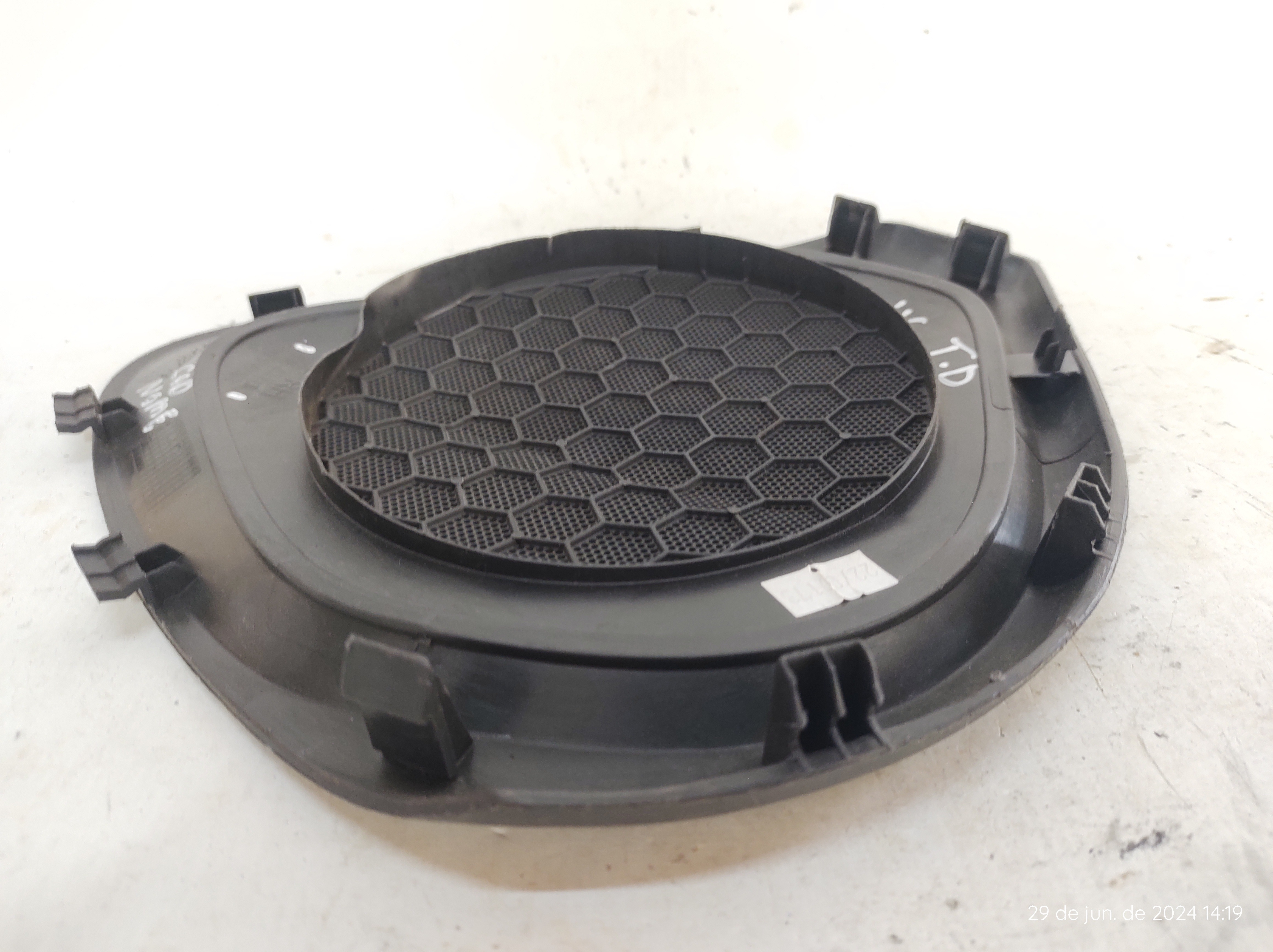 Tela auto-falante traseira direita onix 13/16 94753345 3