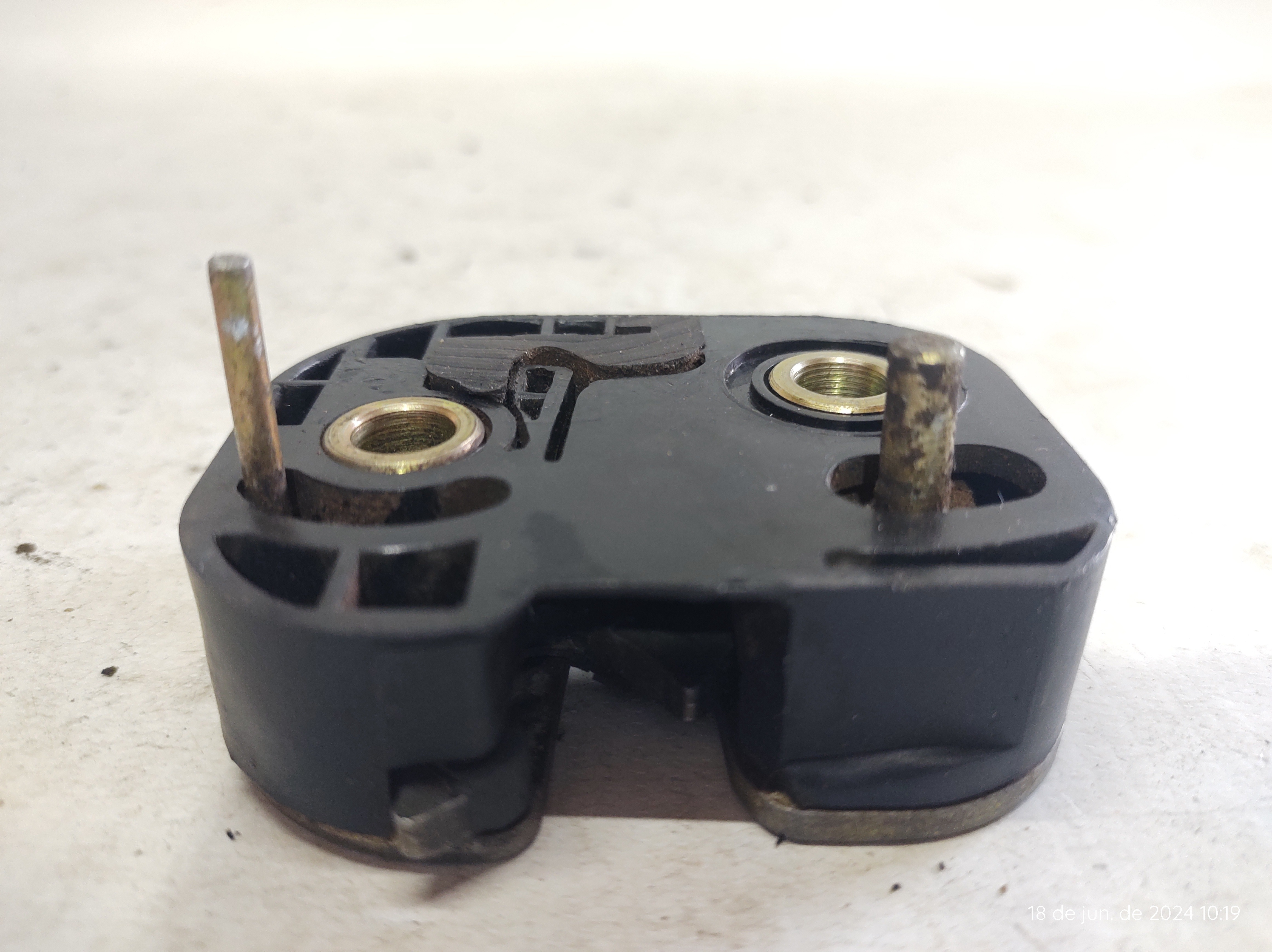 Fechadura Traseira Direita Uno Mille 91 A 03 6