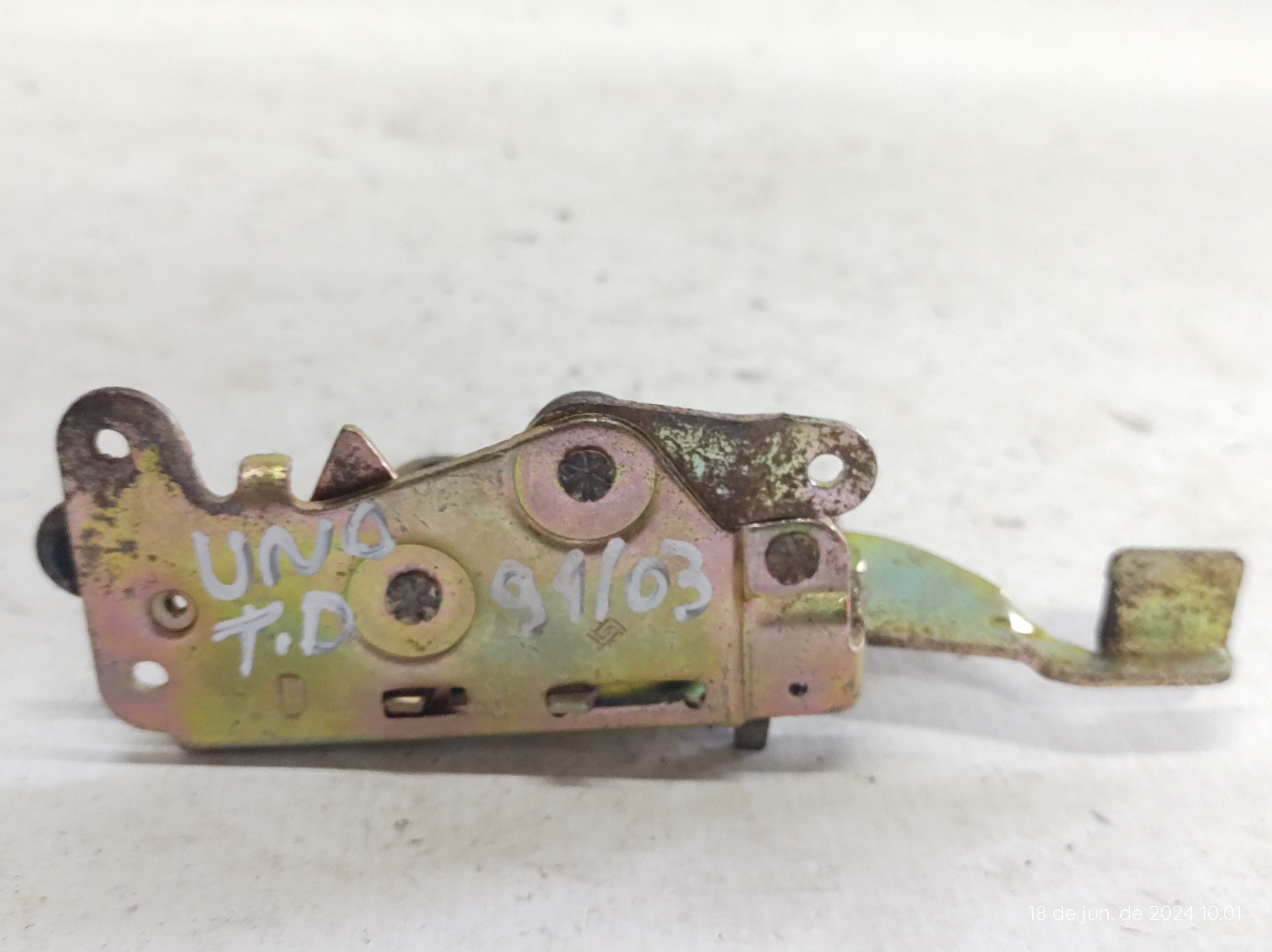 Fechadura Traseira Direita Uno Mille 91 A 03 6