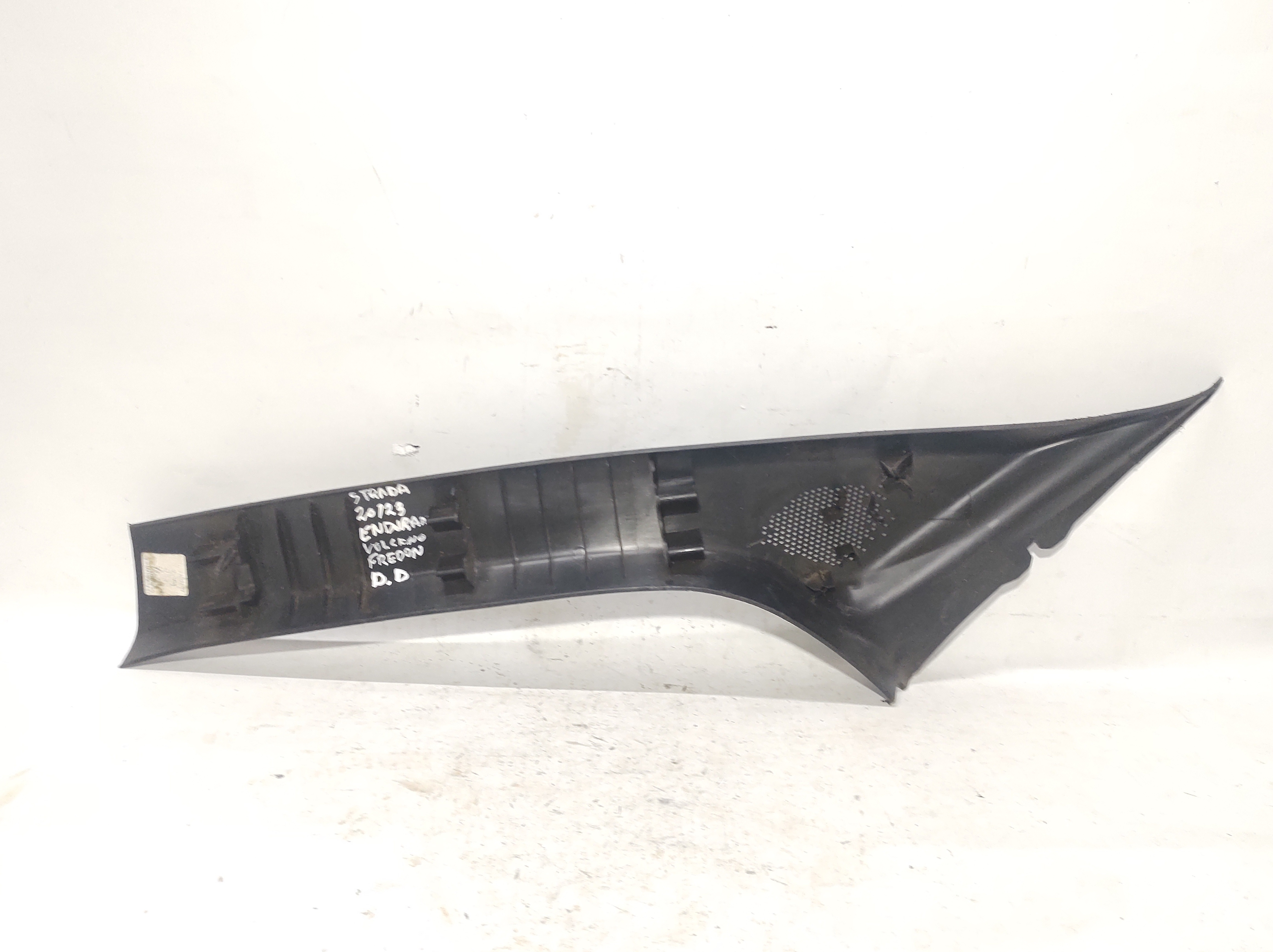 Moldura Direita Coluna Parabrisa Strada 20 A 23 800006258 4