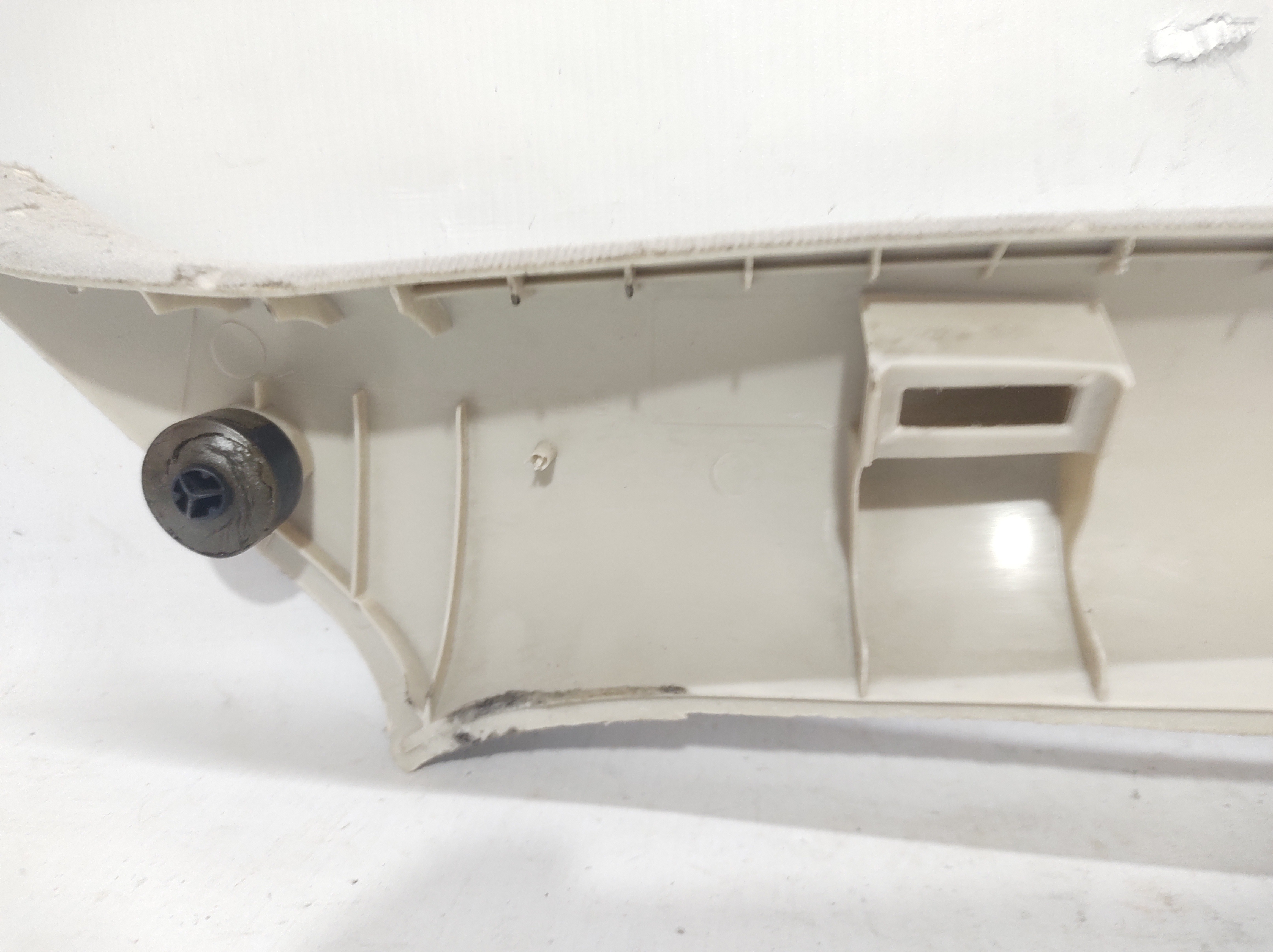 Moldura Coluna Esquerda Parabrisa Golf 99/06 1j0867233 Origi 3