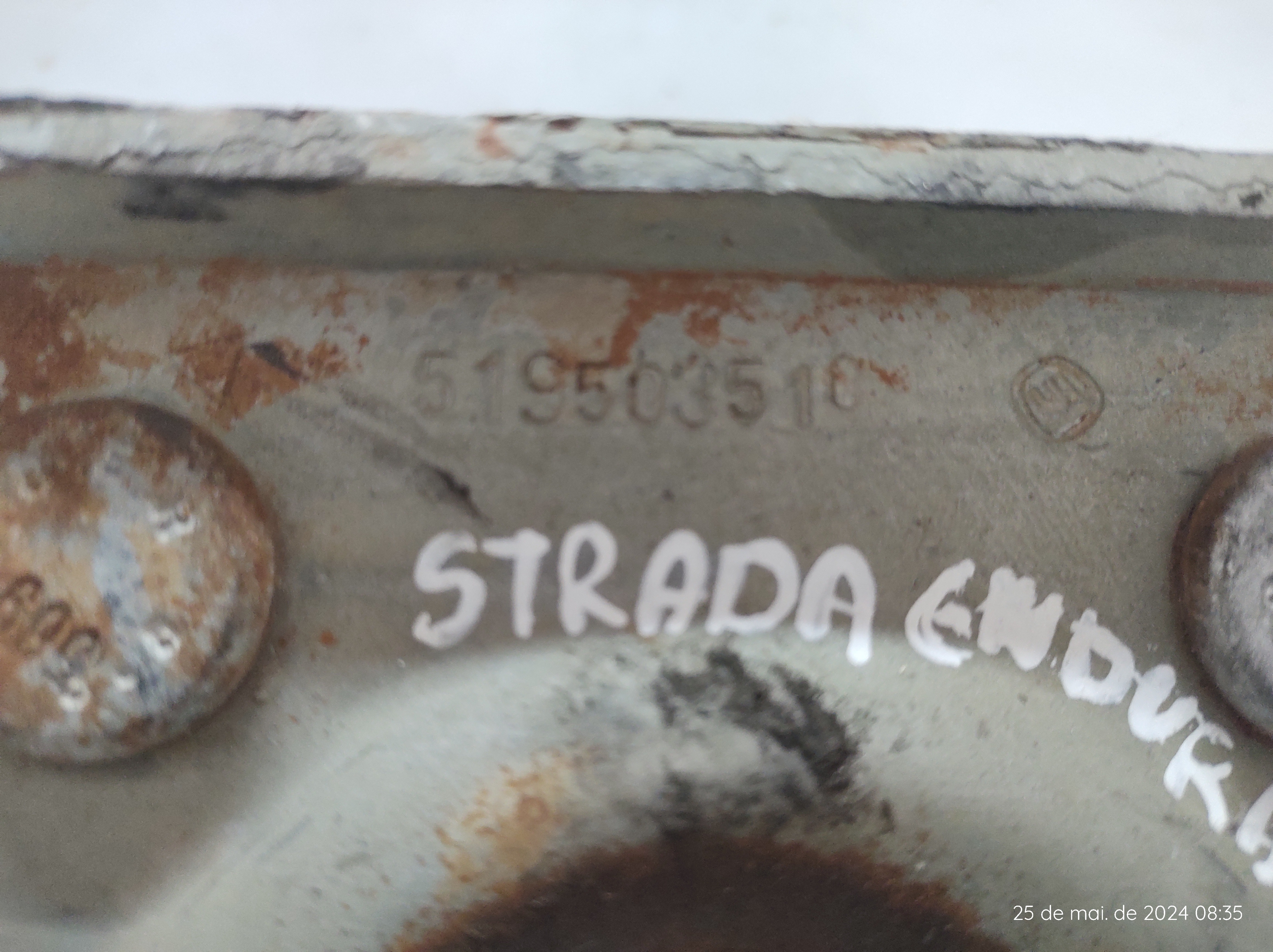 Suporte Trava Mola Traseira Strada 20 A 23  Prata 9