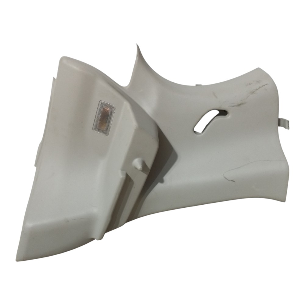 Moldura Bagagito Traseiro Direito Nissan March 2011 A 2015 1