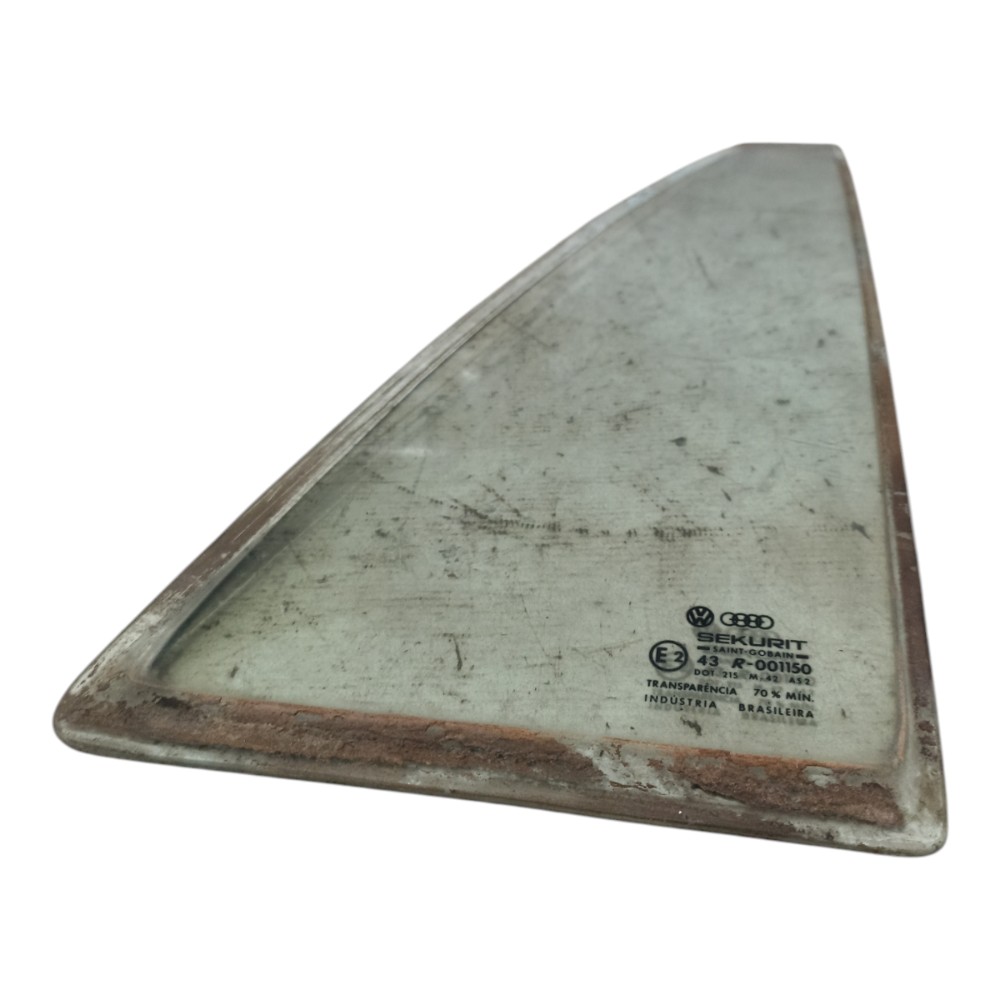 Vidro Vigia Traseiro Direito Volkswagen Santana 3