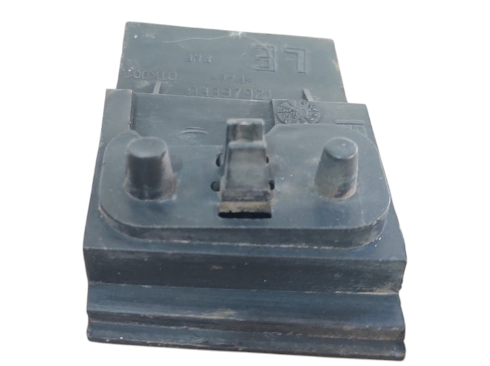 Guia Suporte Parachoque Dianteiro Esquerdo Corsa 2000 A 2016 8