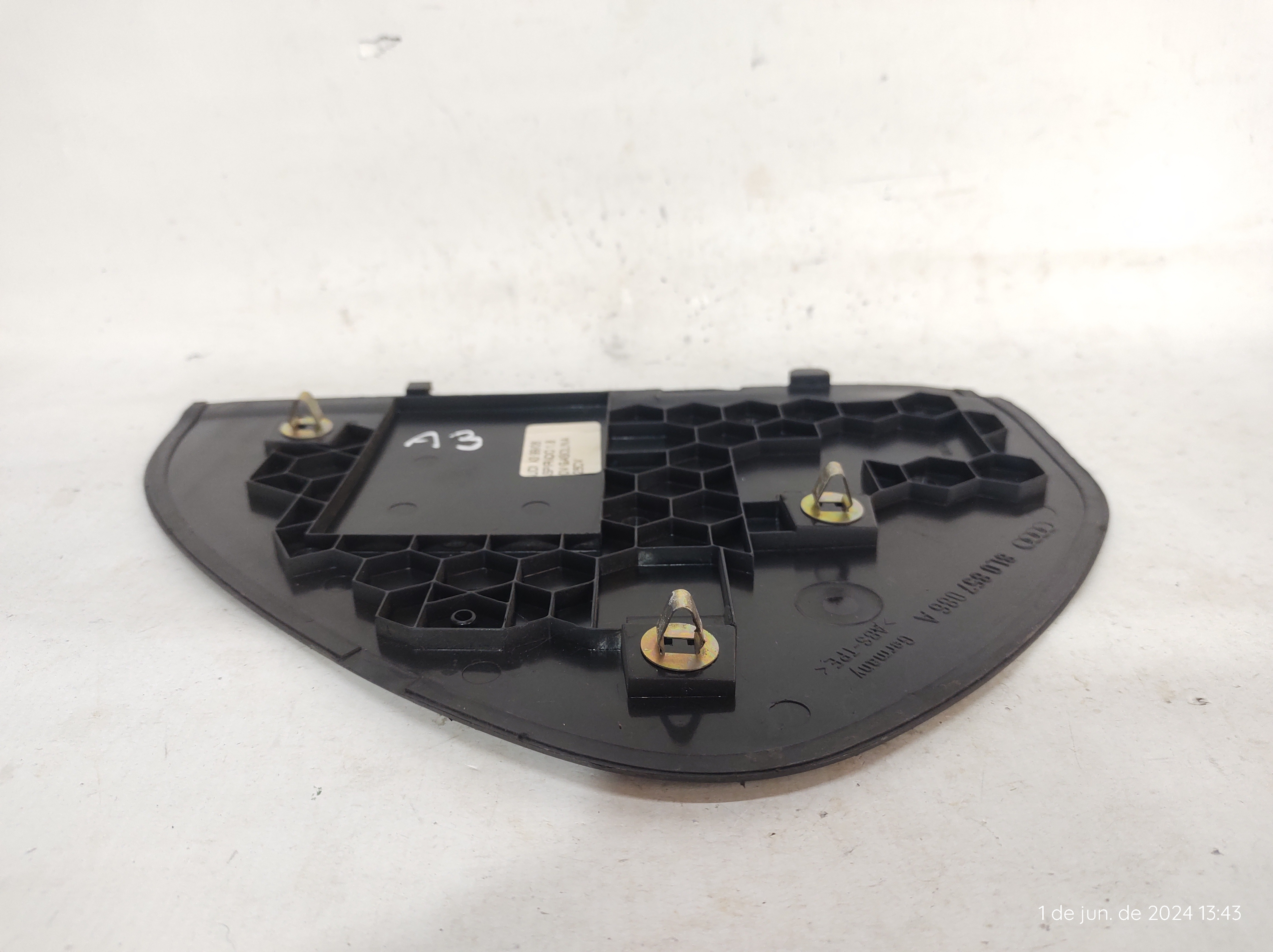 Moldura Lateral Direita Painel Audi A3 99 A 6 8l0856085a 3
