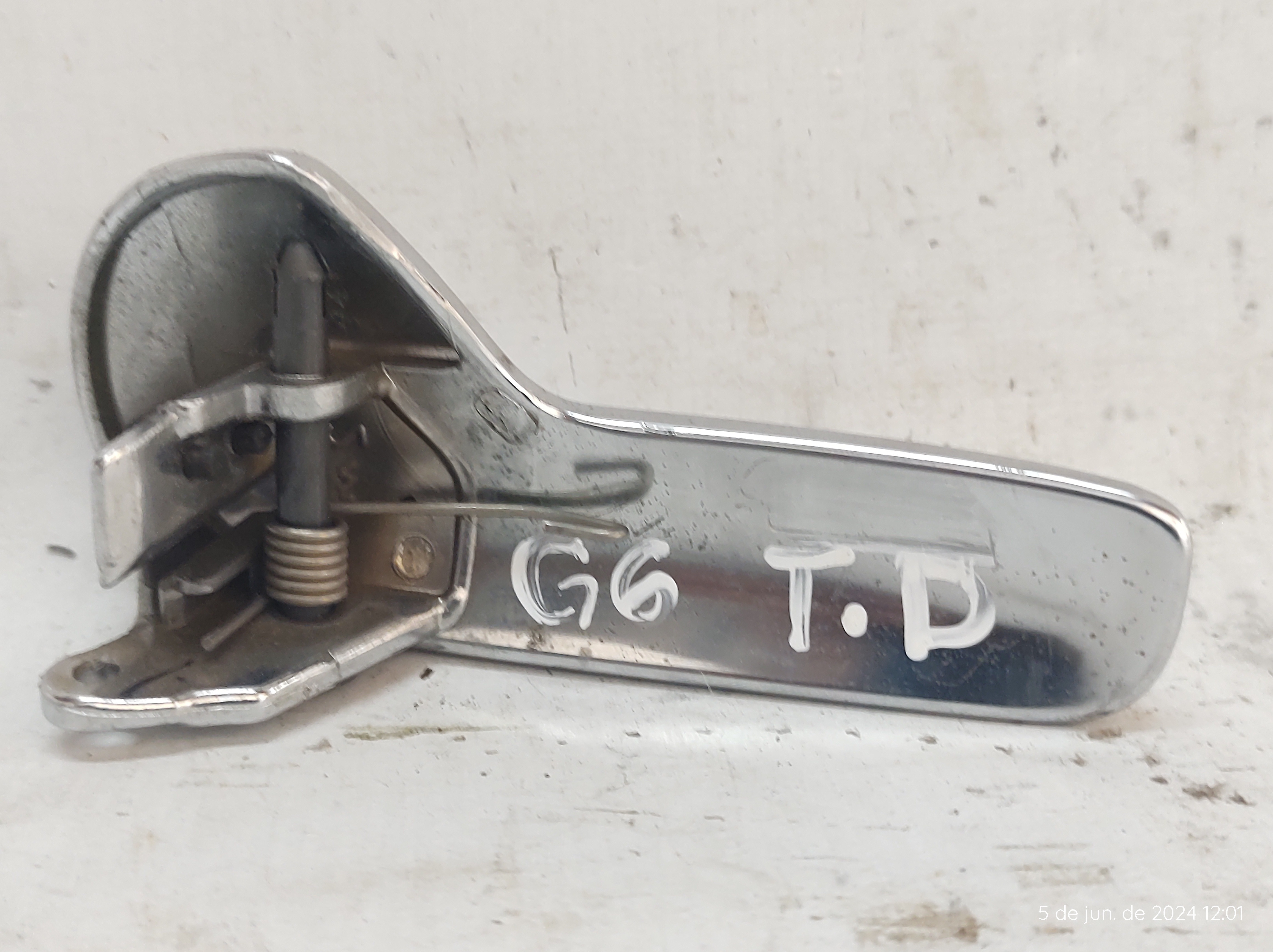 Maçaneta Int Prata Traseira Direita Gol Voyage G6 12 A 16  Prata Traseira 3