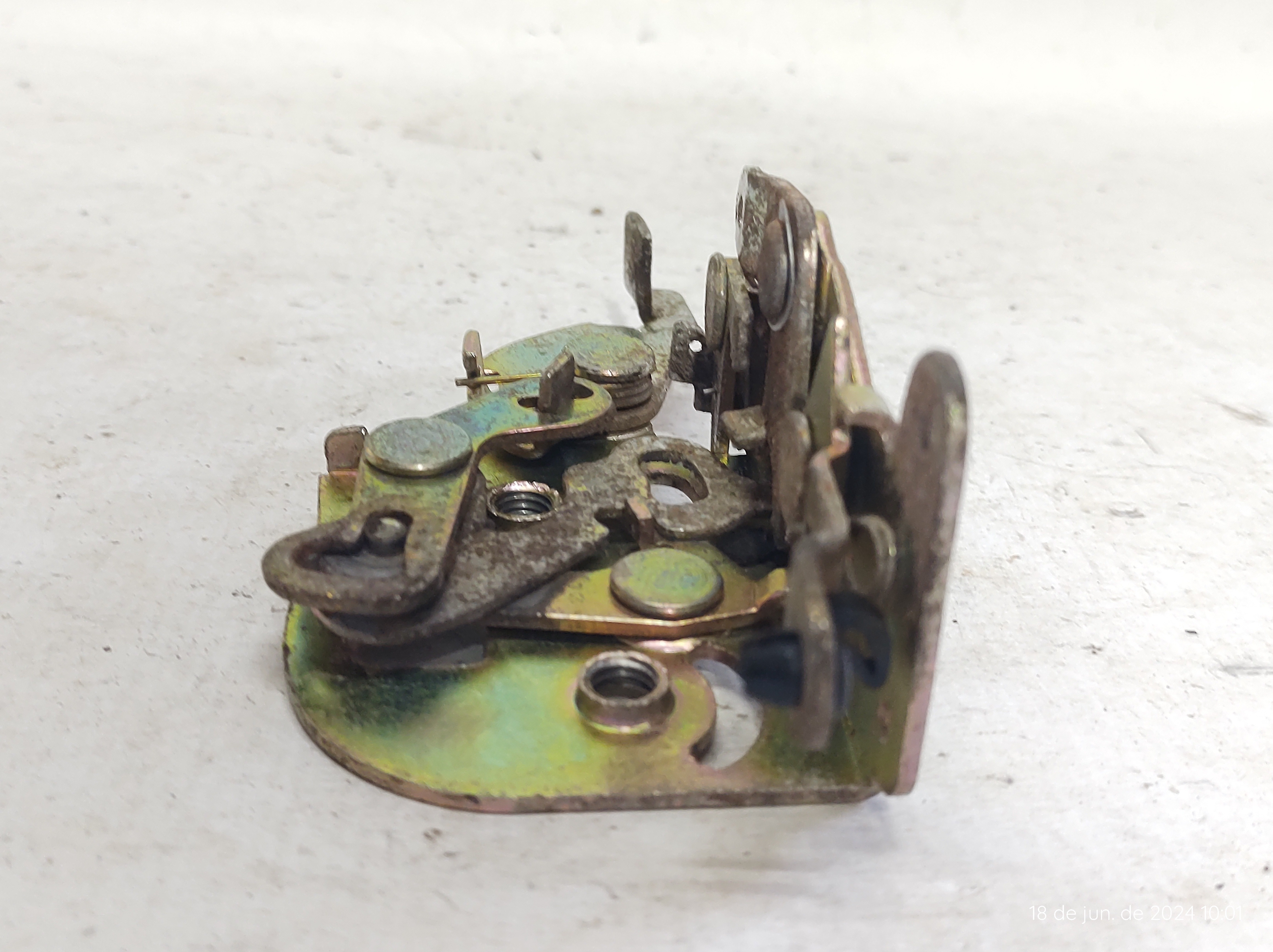 Fechadura Traseira Direita Uno Mille 91 A 03 5