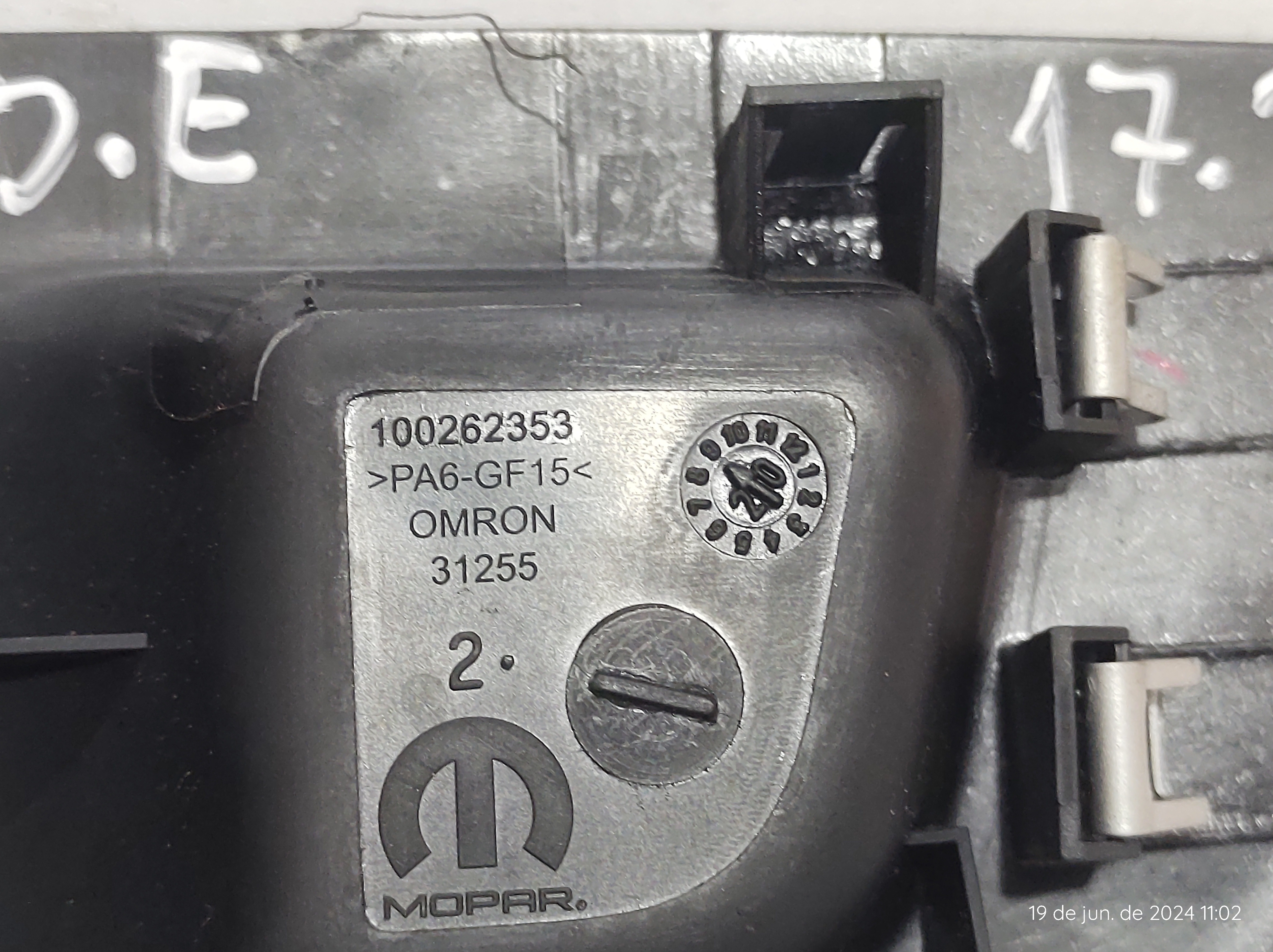 Botão Vidro Elétrico Dianteiro Esquerdo Argo Cronos 17/2023 6