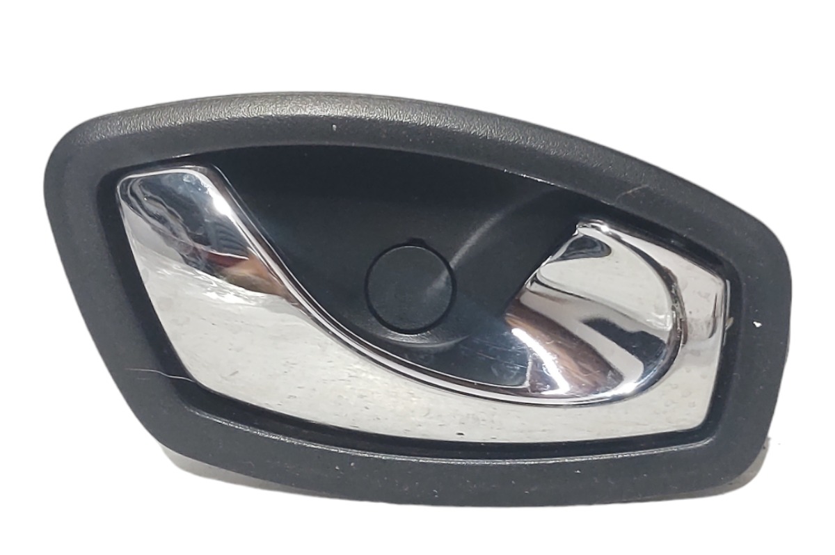 Maçaneta Int Dianteira Direita Fluence 12 A 15 826720001r – Cromada – Dianteira 1