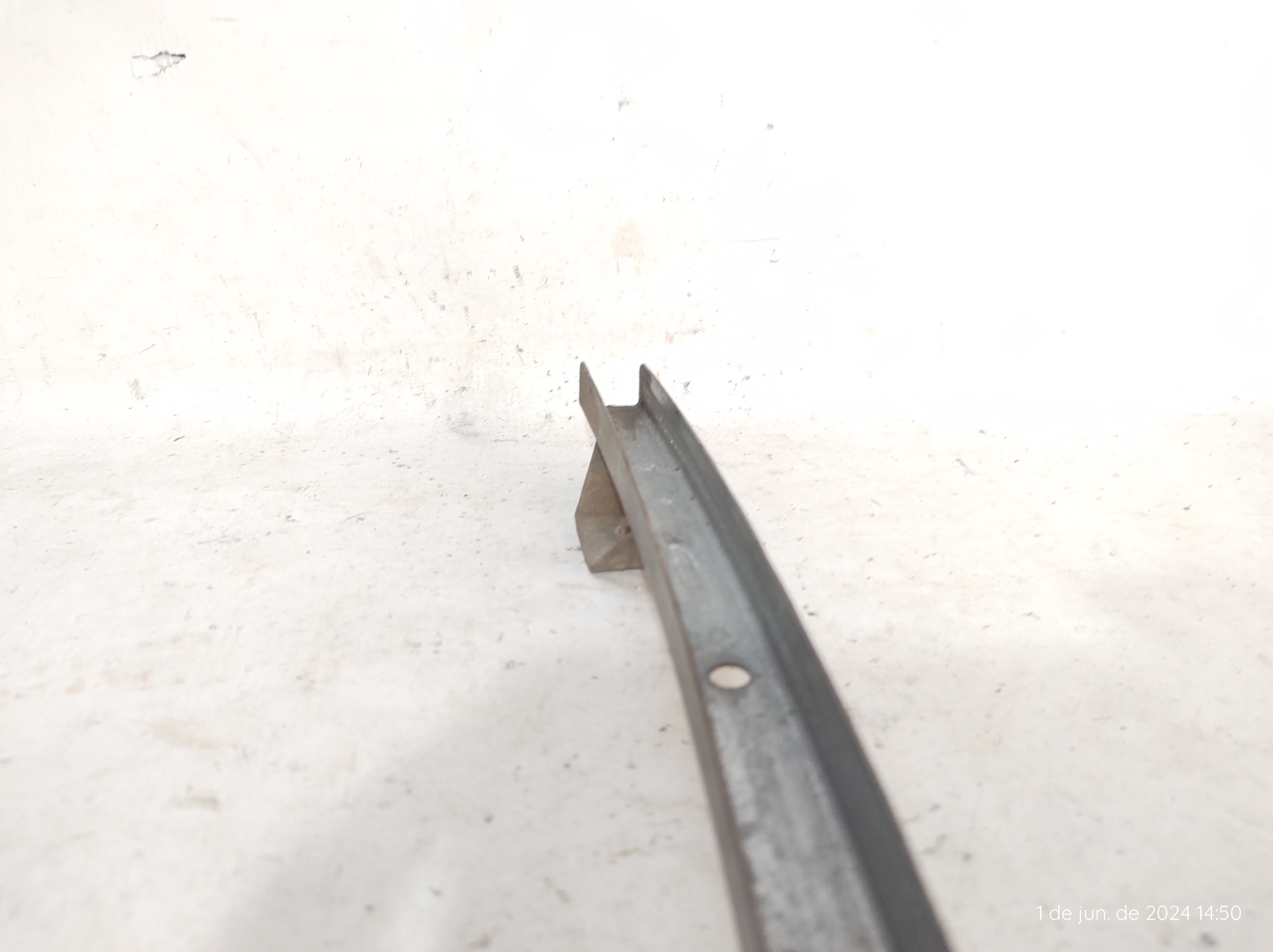 Guia Vidro Dianteiro D/e Corsa Classic 96 A 16 6