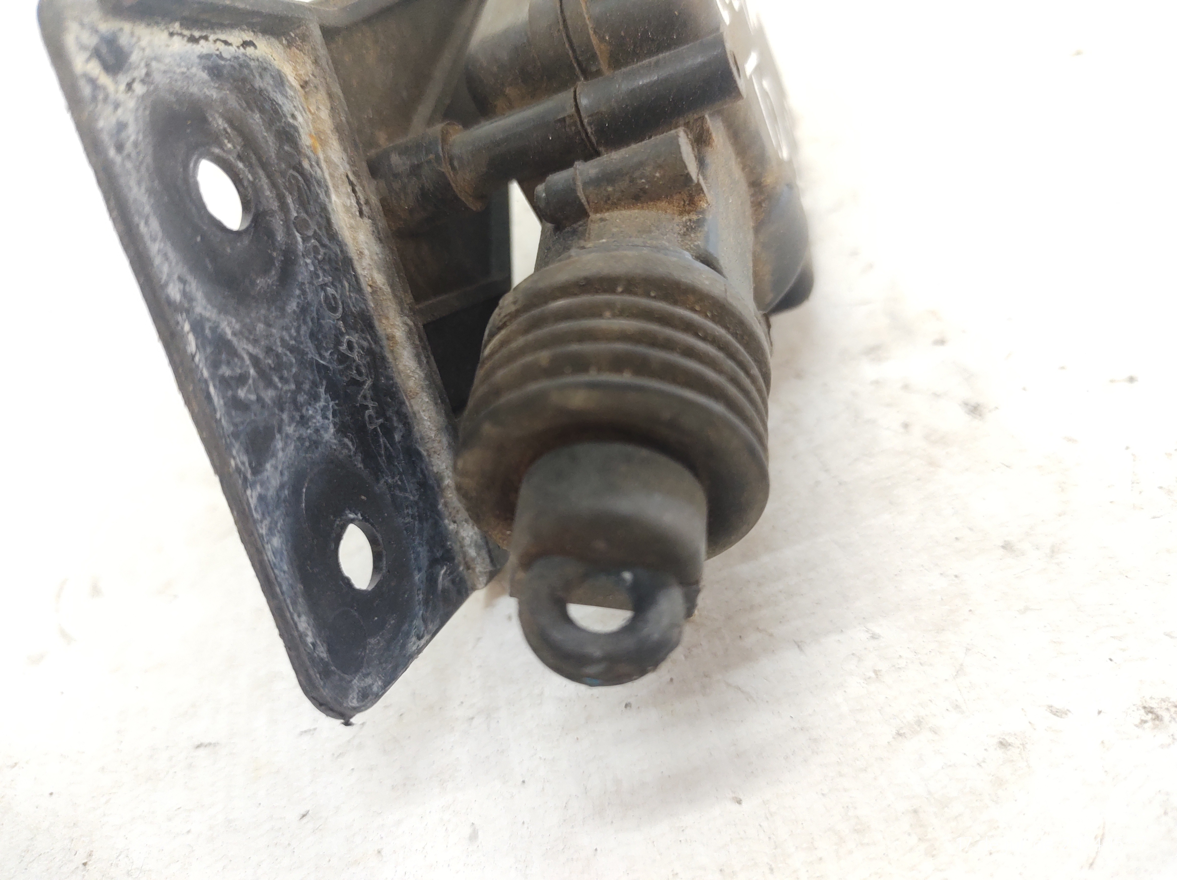 Trava Eletrica Porta Traseira Direita Celta 07 A 12 8