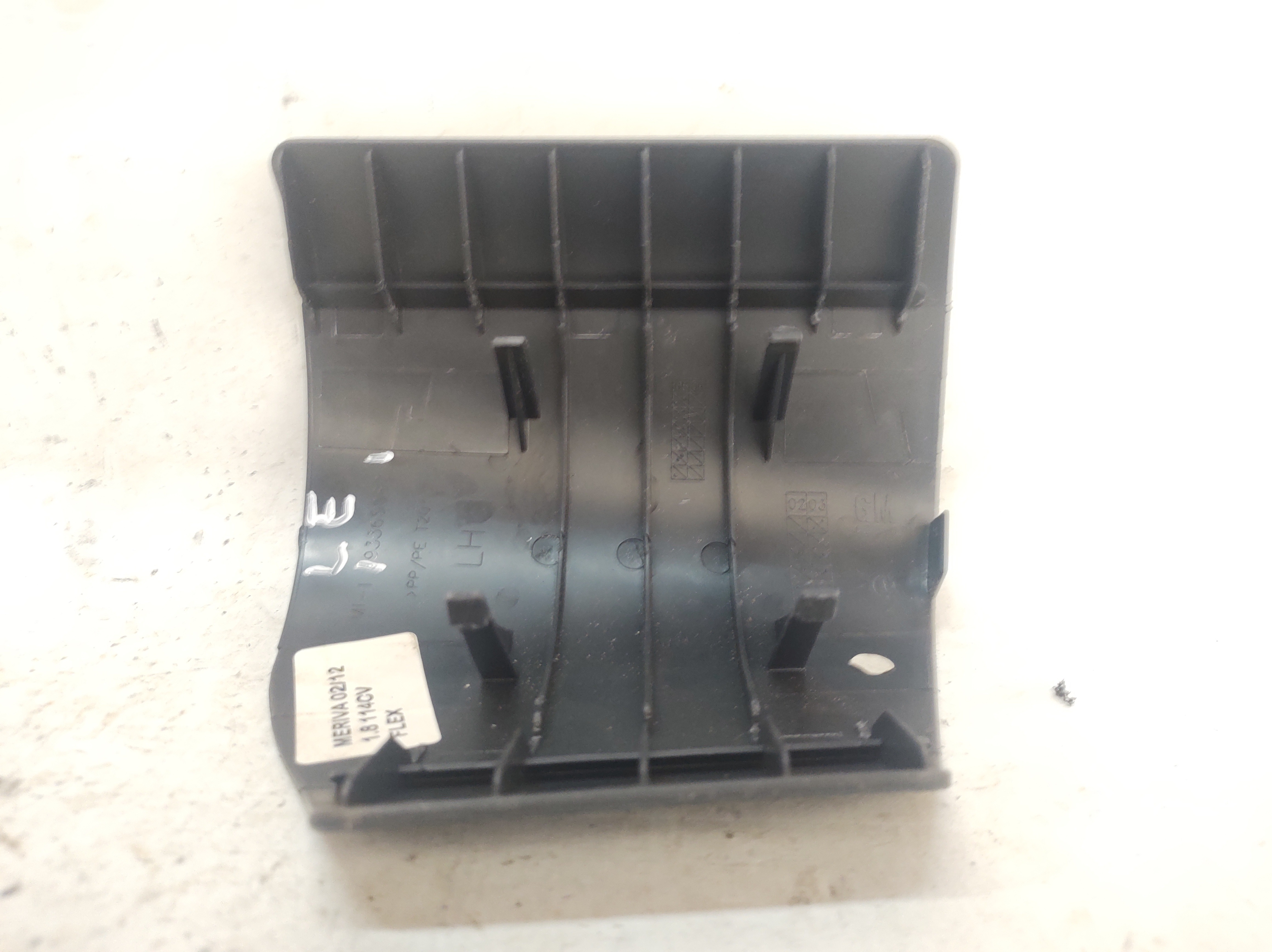 Moldura Esquerda Banco Traseiro Meriva 02 A 12 93365982 Preto 4