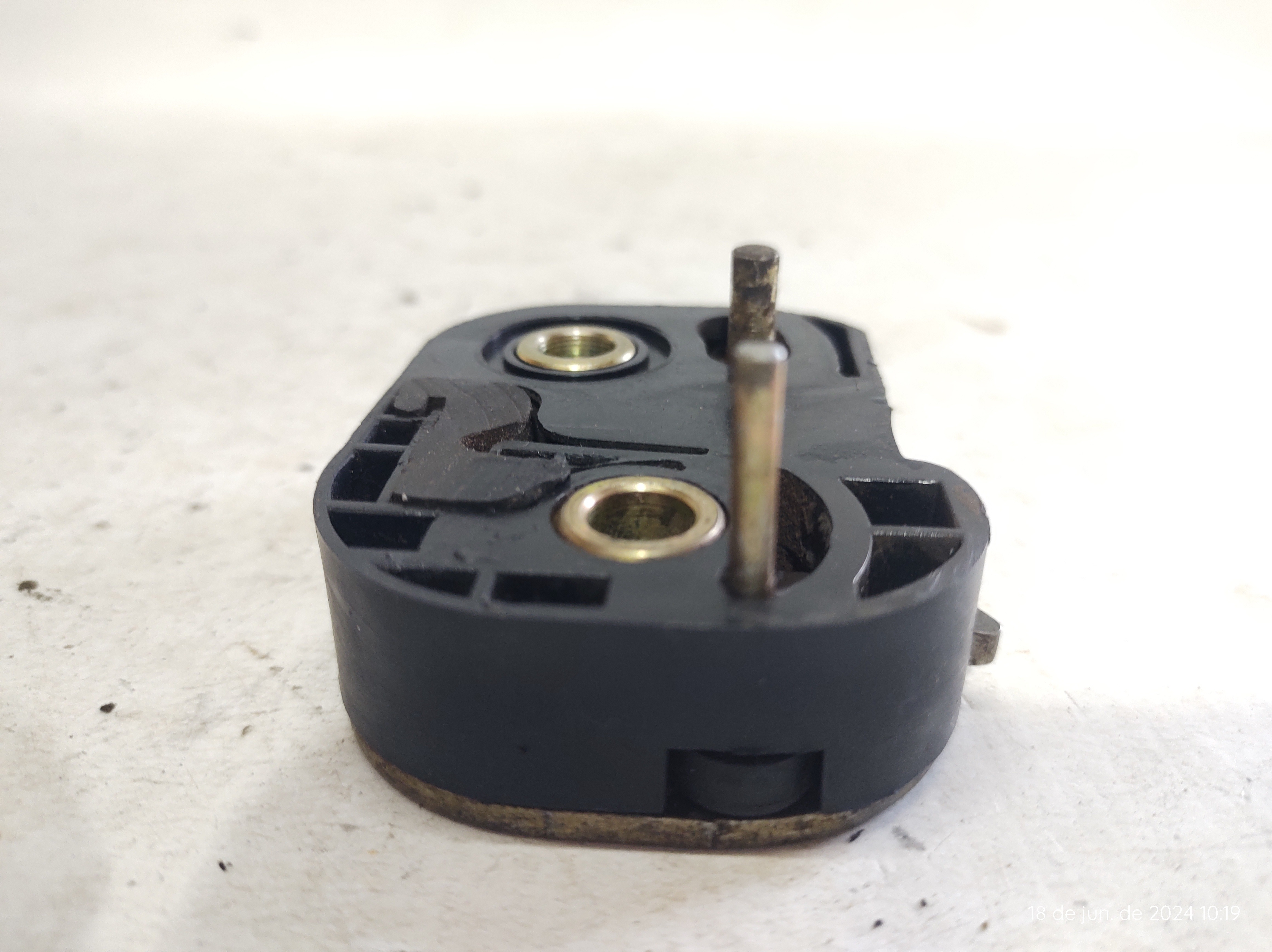 Fechadura Traseira Direita Uno Mille 91 A 03 4