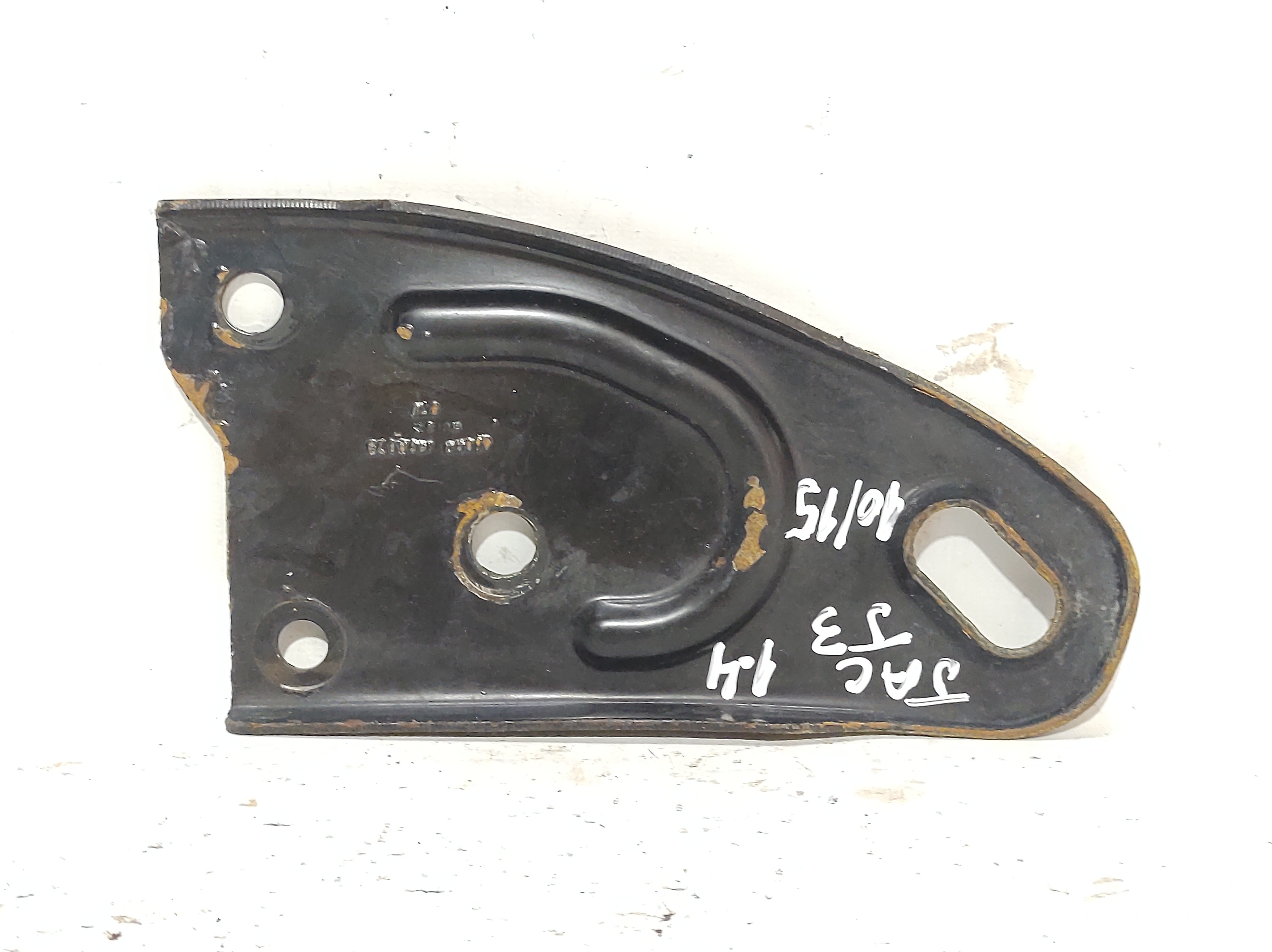 Suporte Travessa Esquerda Radiador Jac J3 1.4 10 A 15