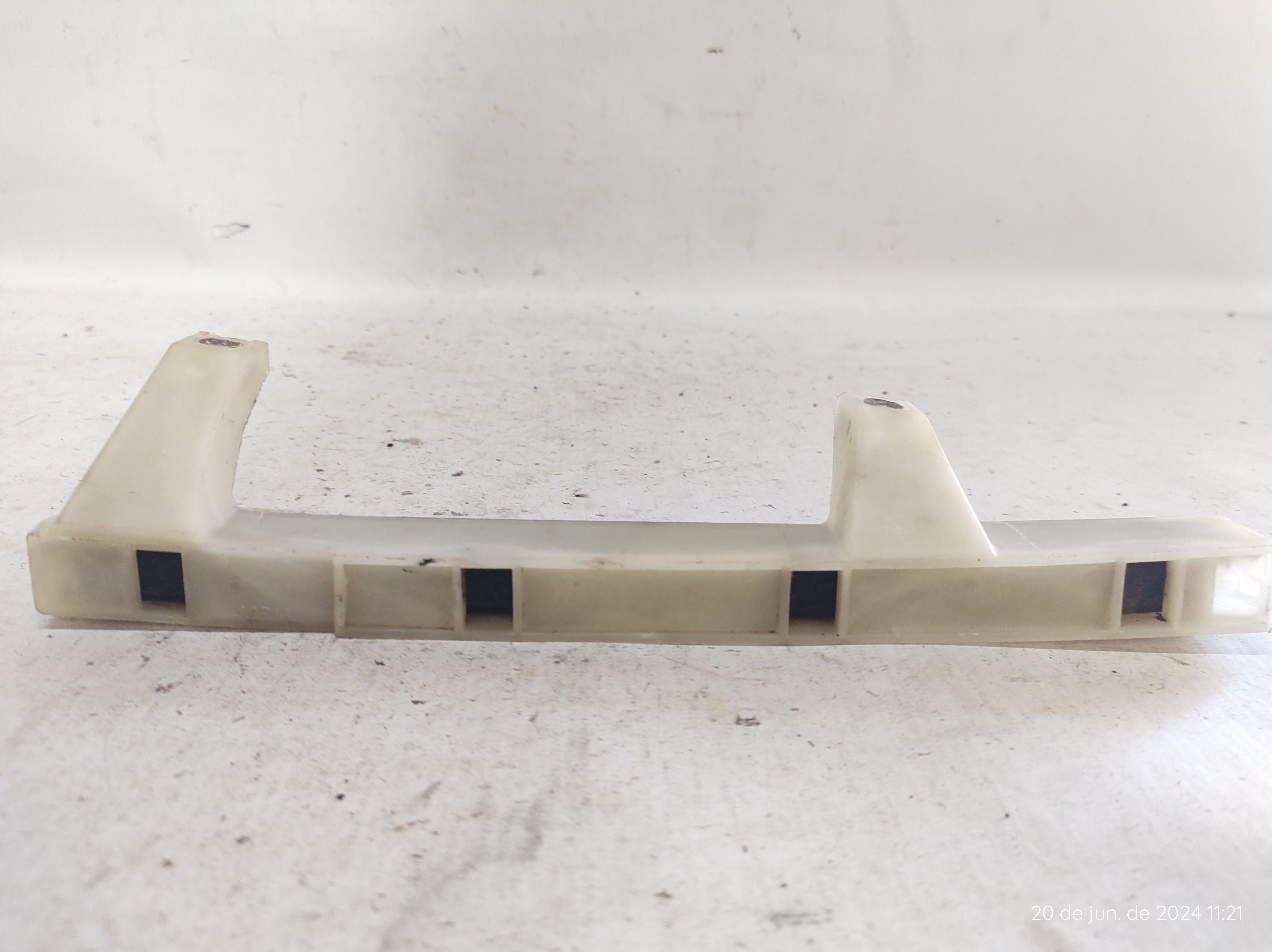 Guia Vidro Traseiro Direito Uno Mille 04 A 11 500064170 4