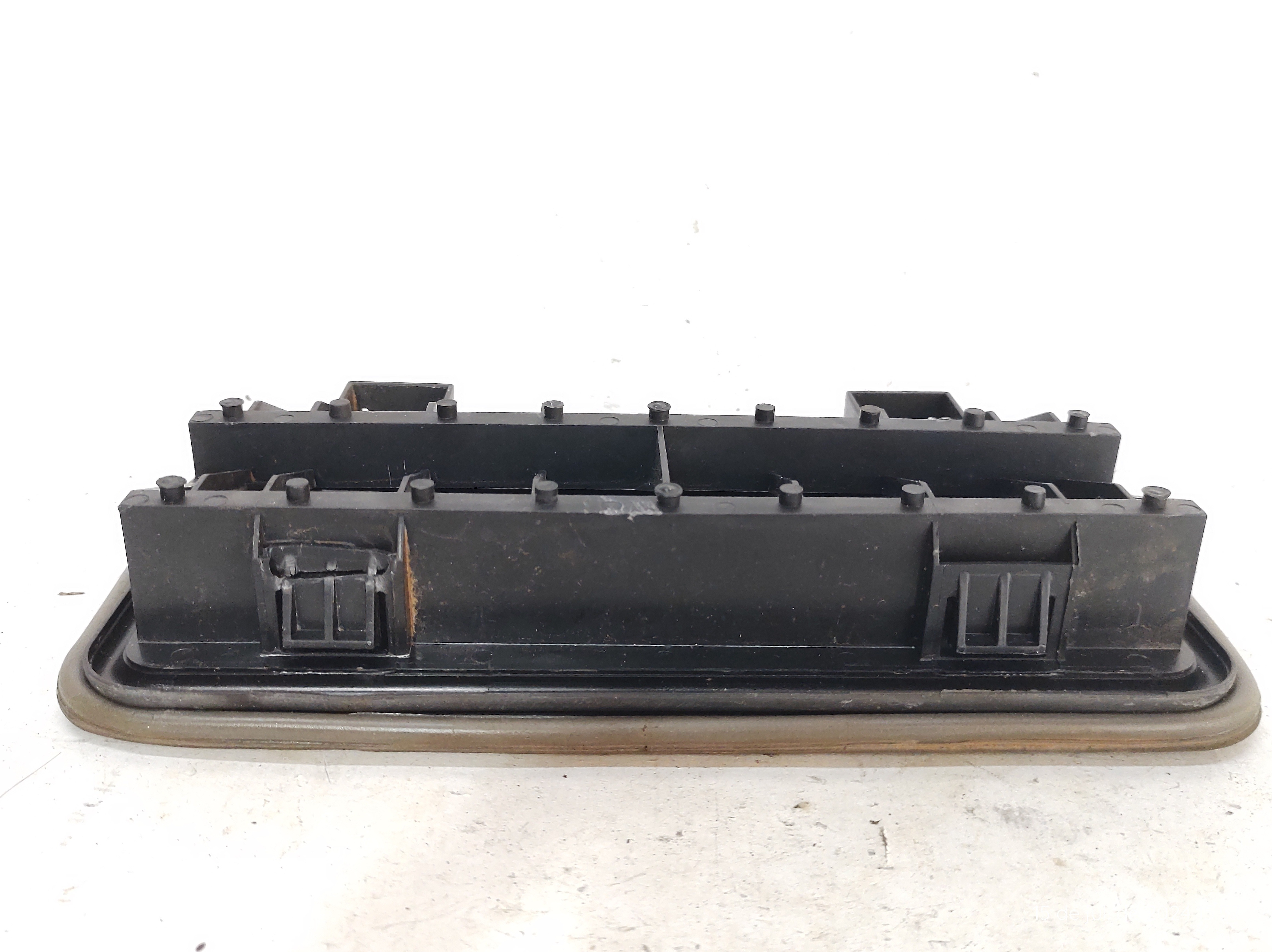 Difusor Ar Carroceria Traseira Direita Jetta 11 A 15 2