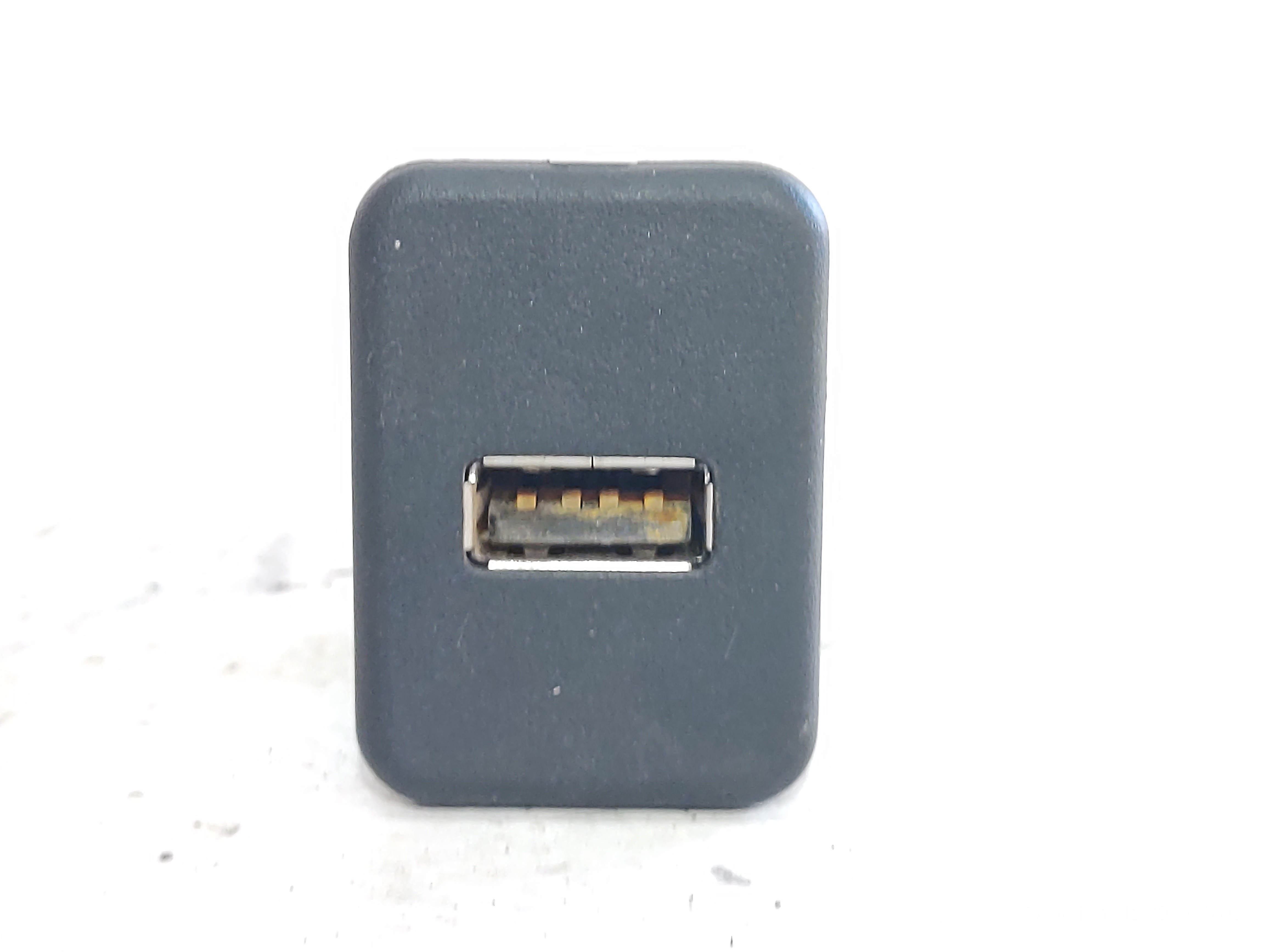 Conector Usb Onix Prisma Cobalt Tracker 12 A 19 20928734 2