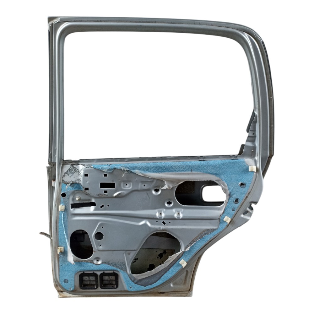 Porta Traseira Direita Corsa Classic Com Detalhe 1996/2016 Traseira Direito Prata 5