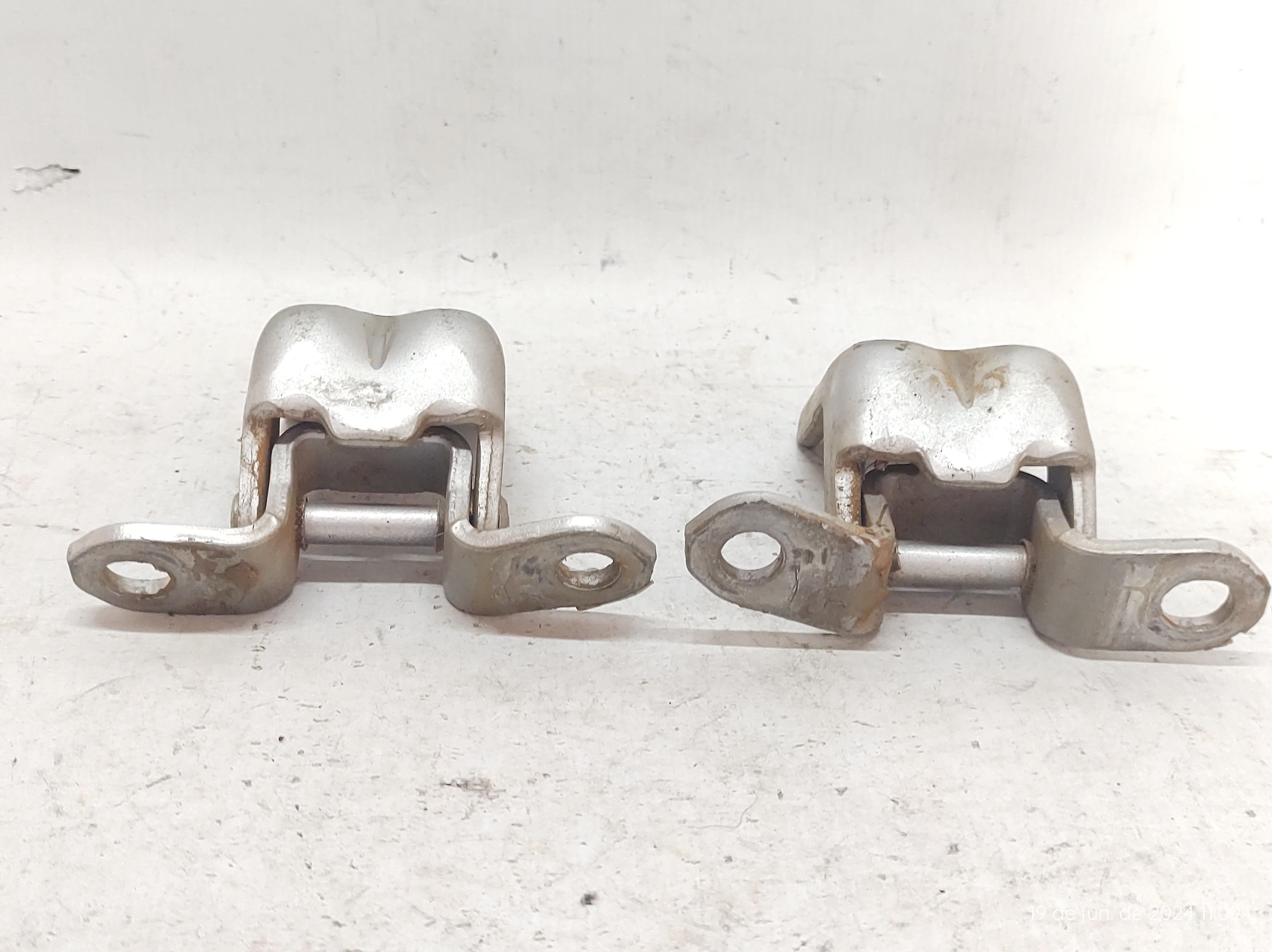 Par Dobradiça Porta Dianteira Direita Tiida 08 A 13 4