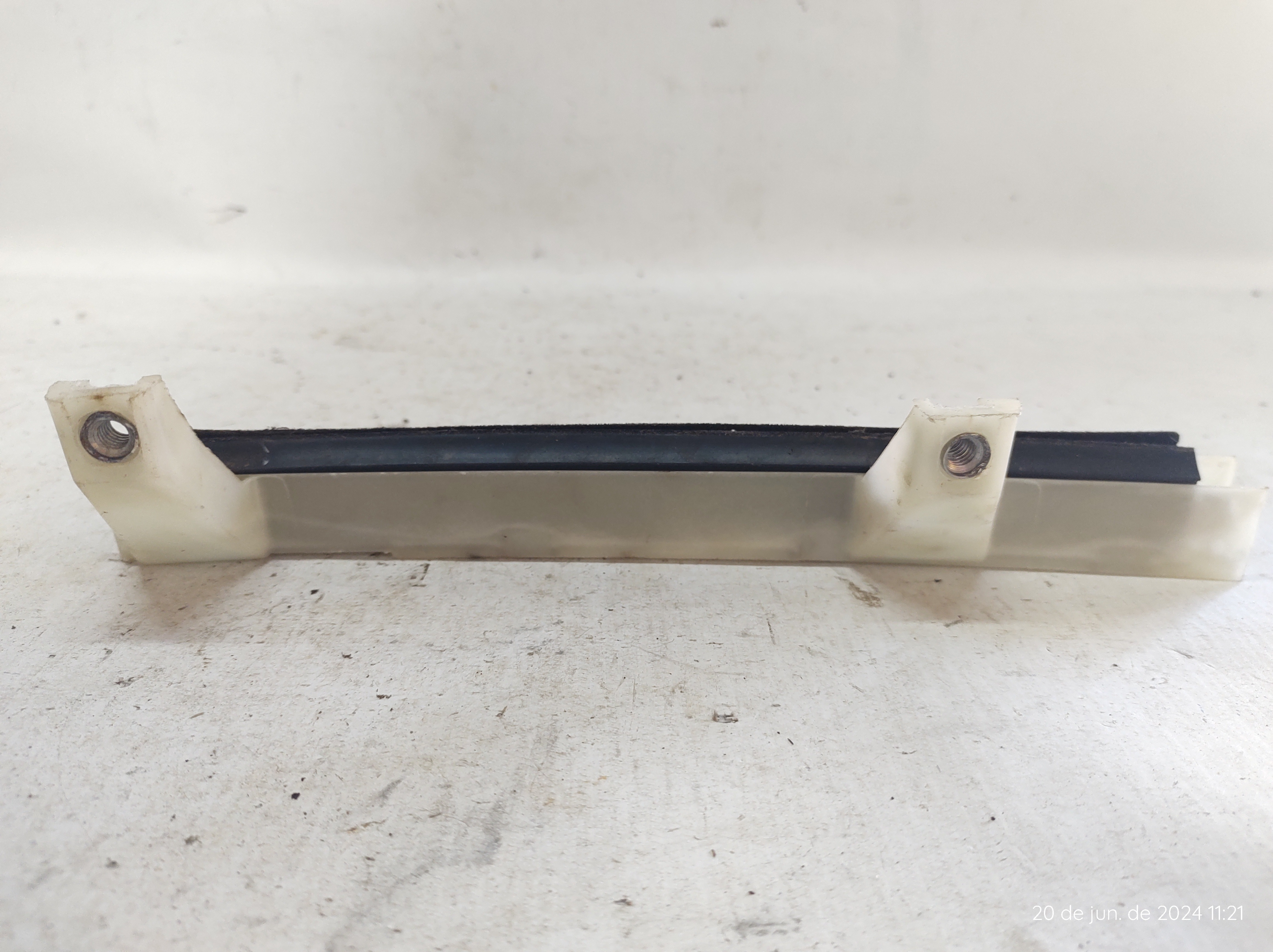 Guia Vidro Traseiro Direito Uno Mille 04 A 11 500064170 7