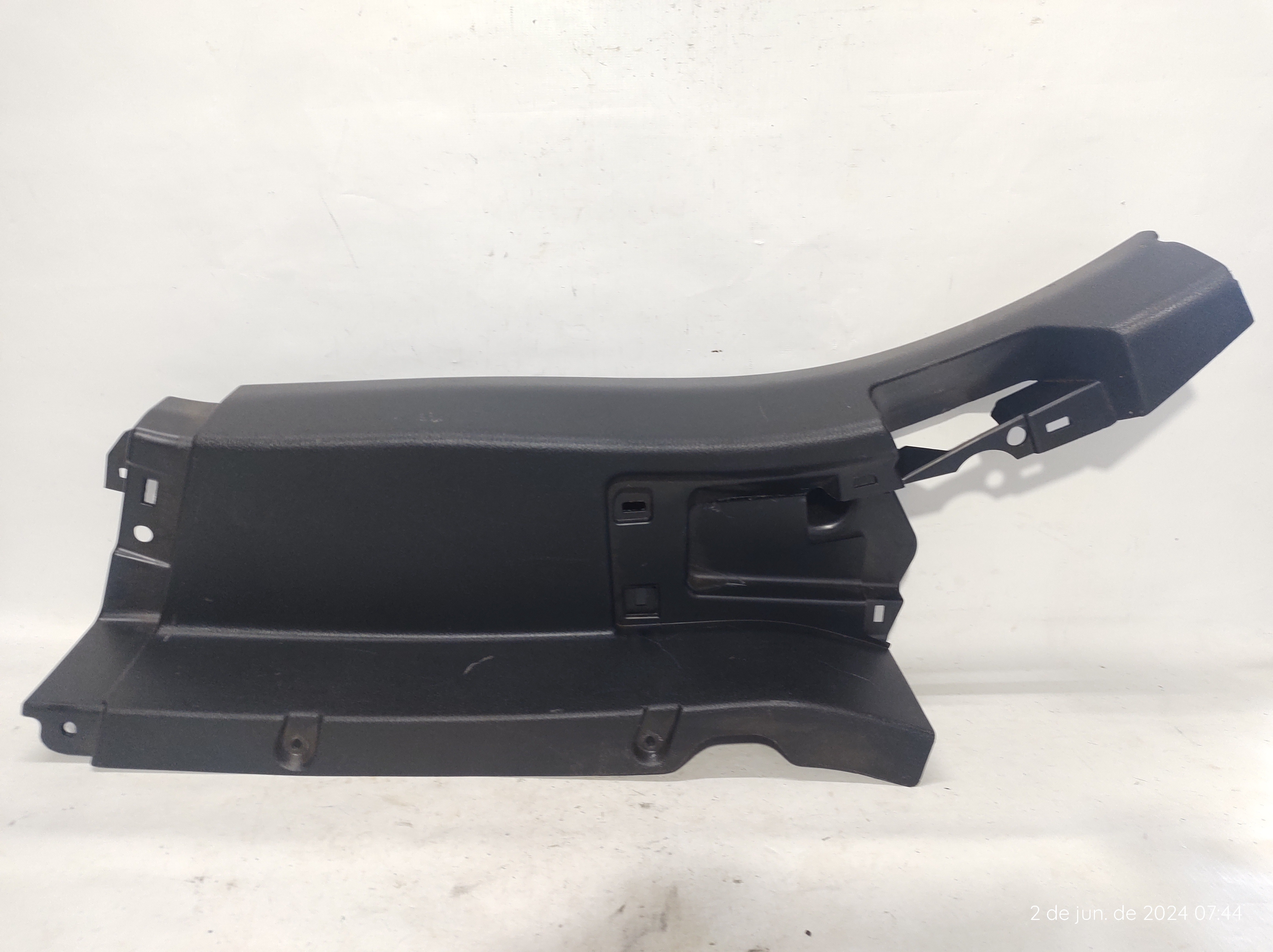 Moldura Coluna Traseira Esquerda Toro 16 A 21 1002176680 4