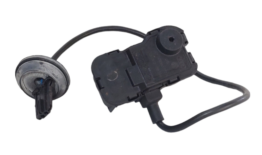 Trava Portinhola Combustível Jetta 11 A 15 5c6810773 Preto 2015 1