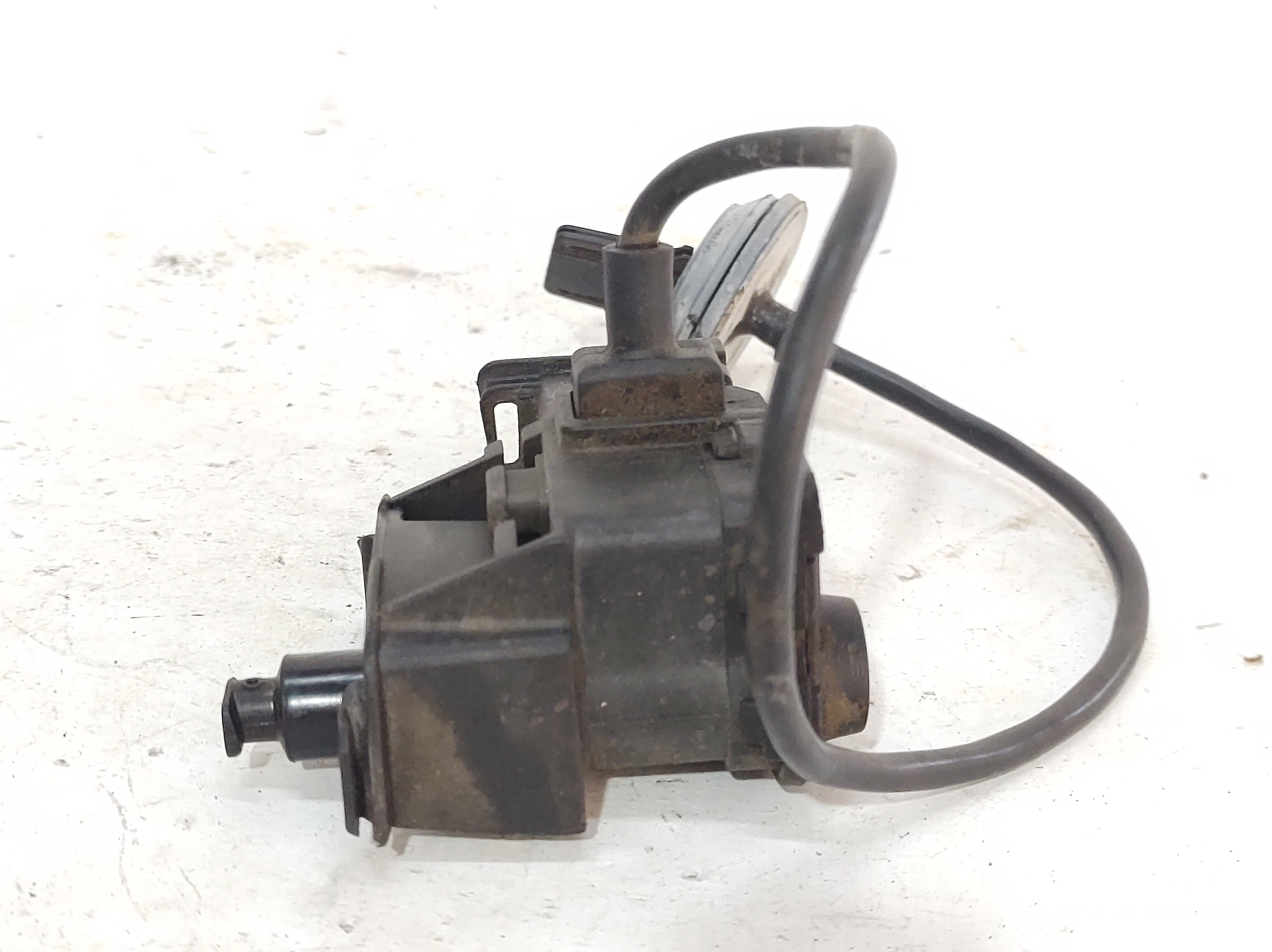 Trava Portinhola Combustível Jetta 11 A 15 5c6810773 Preto 2015 3