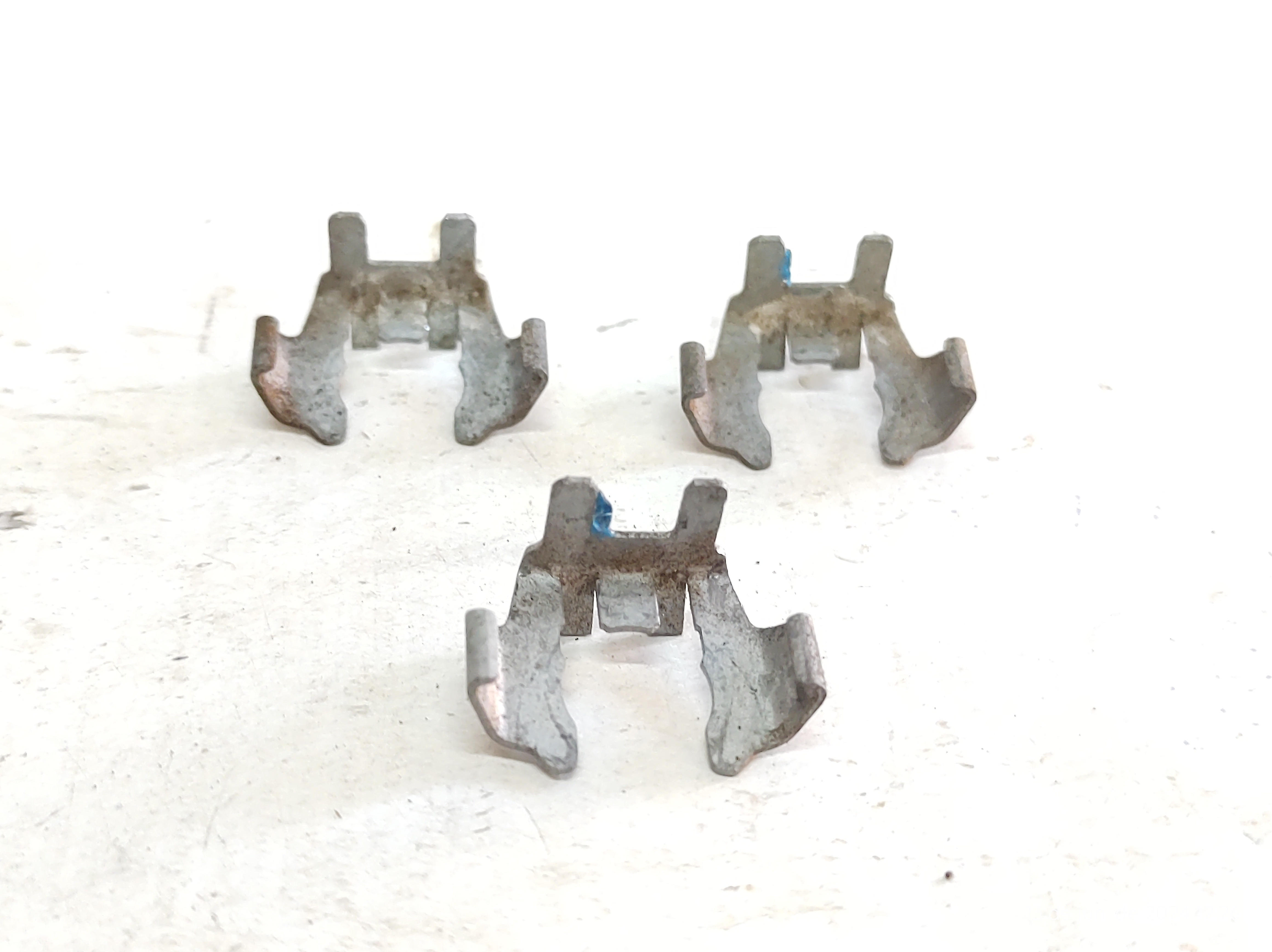 Kit Travas Dos Bicos Injetores Argo Cronos 1.0 3cc 17 A 23 6