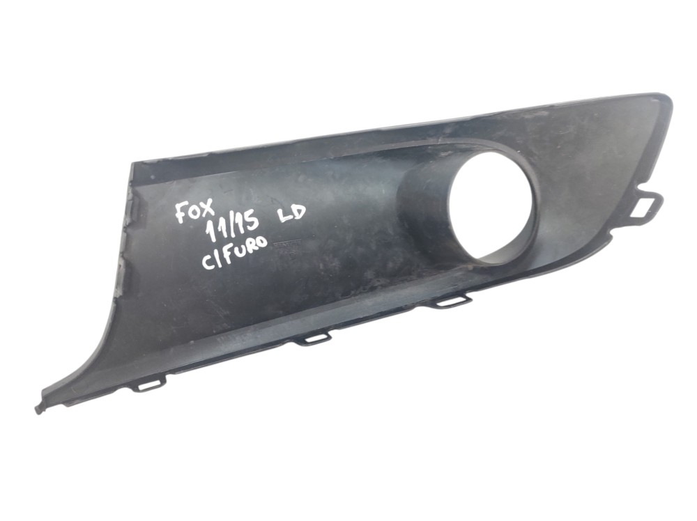 Moldura Direita Farol Milha Fox 2011 A 2015 Com Avaria Preto Direito 4