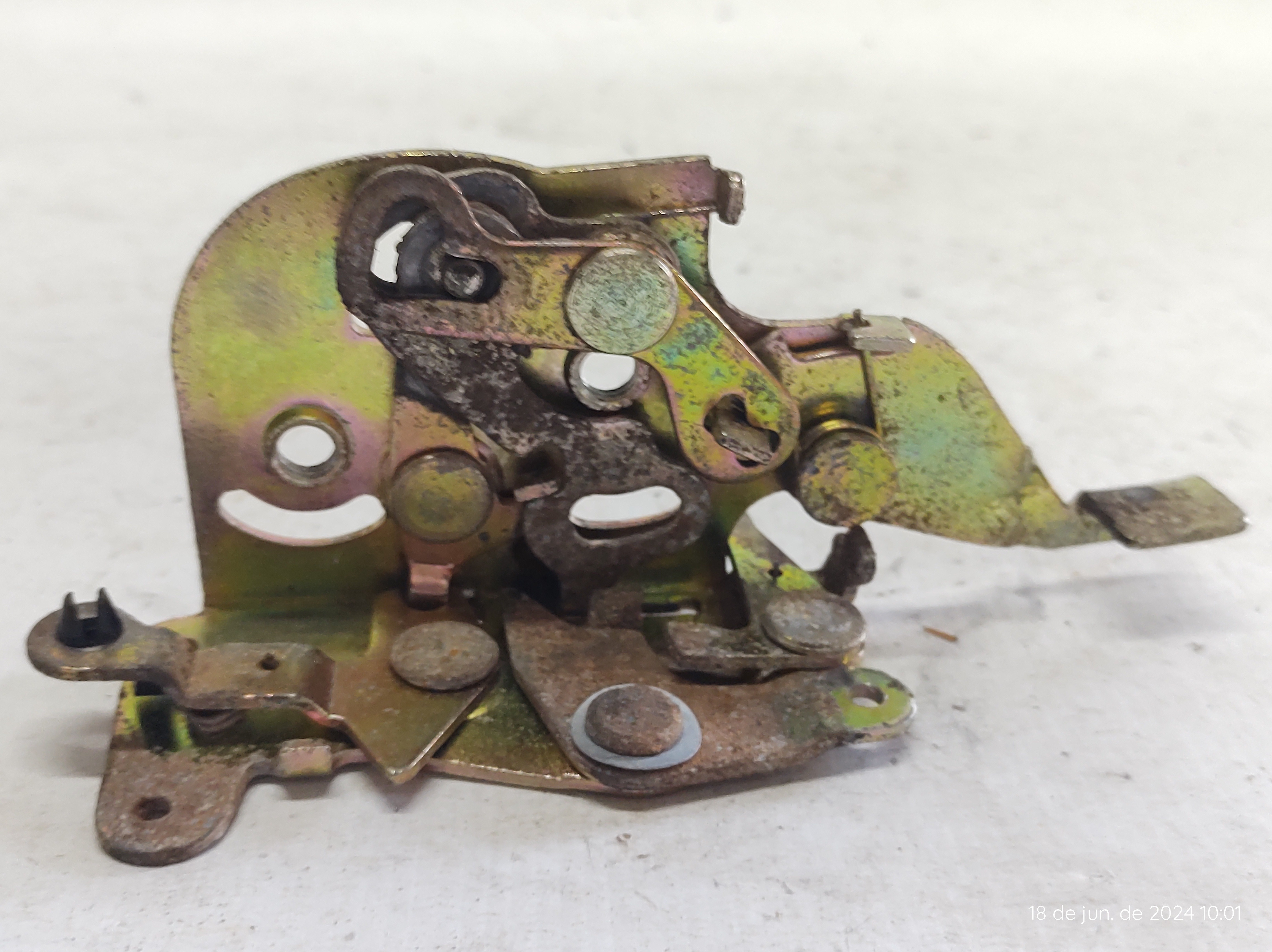 Fechadura Traseira Direita Uno Mille 91 A 03 4