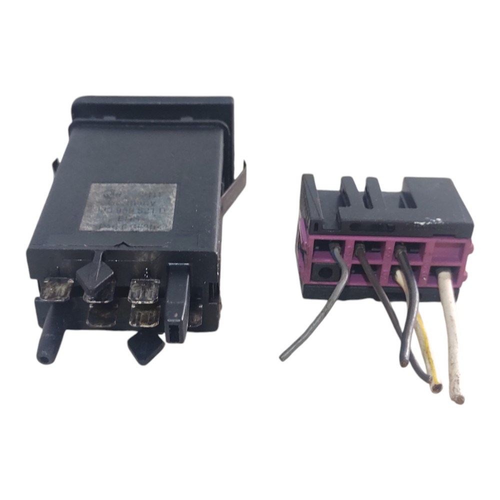 Botão Desembaçador Traseiro Vidro Golf 1999 A 2006 C Tomada 3