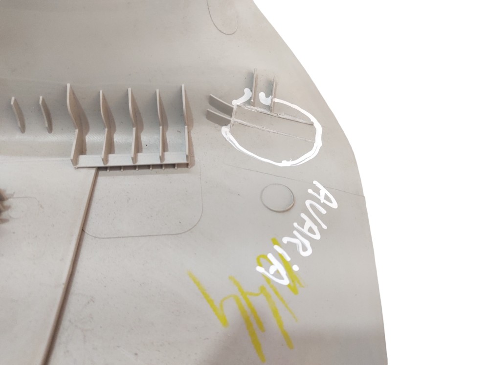 Moldura Superior Coluna Central Direita Cobalt 2016 C Avaria 2