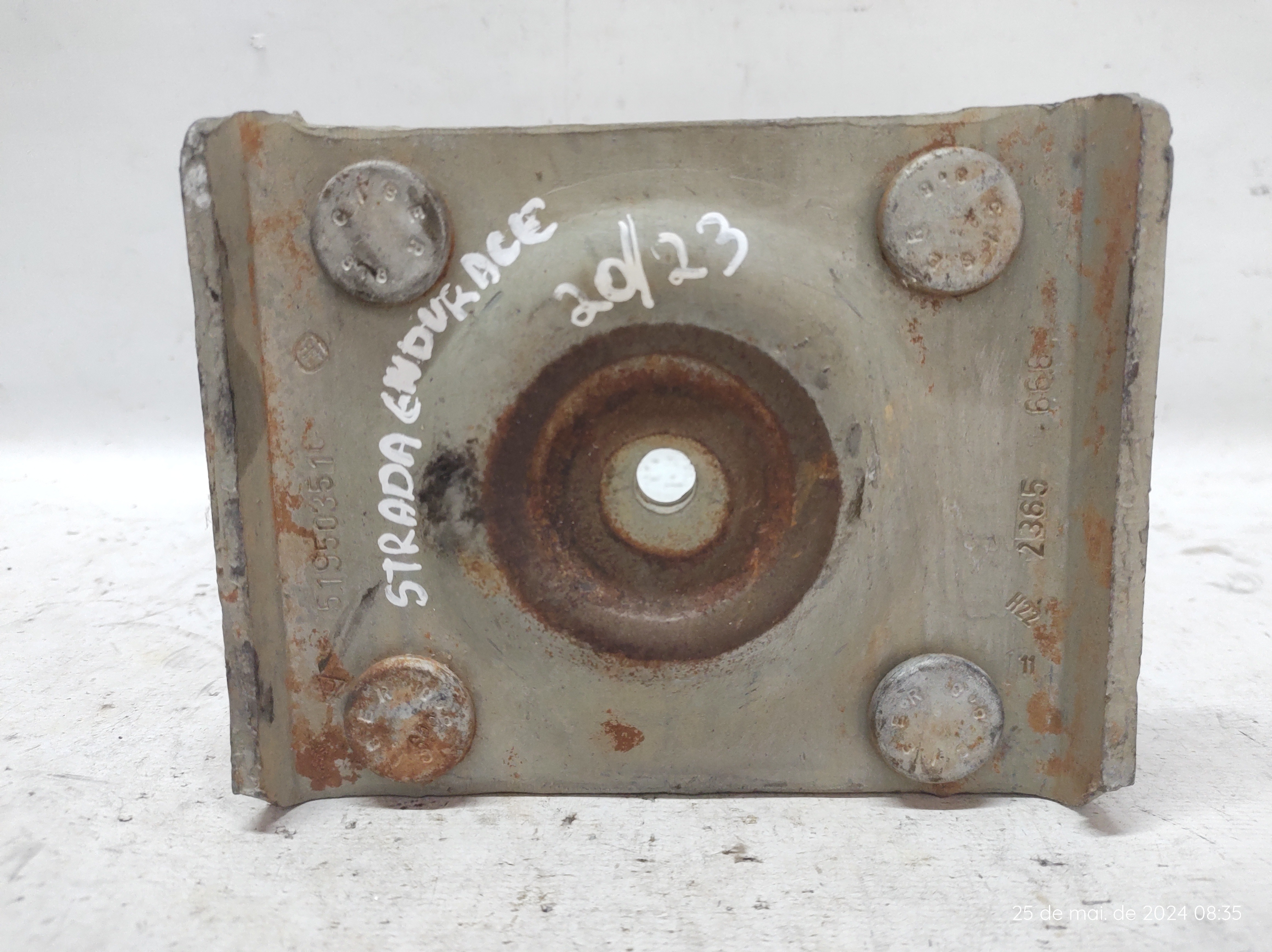 Suporte Trava Mola Traseira Strada 20 A 23  Prata 6