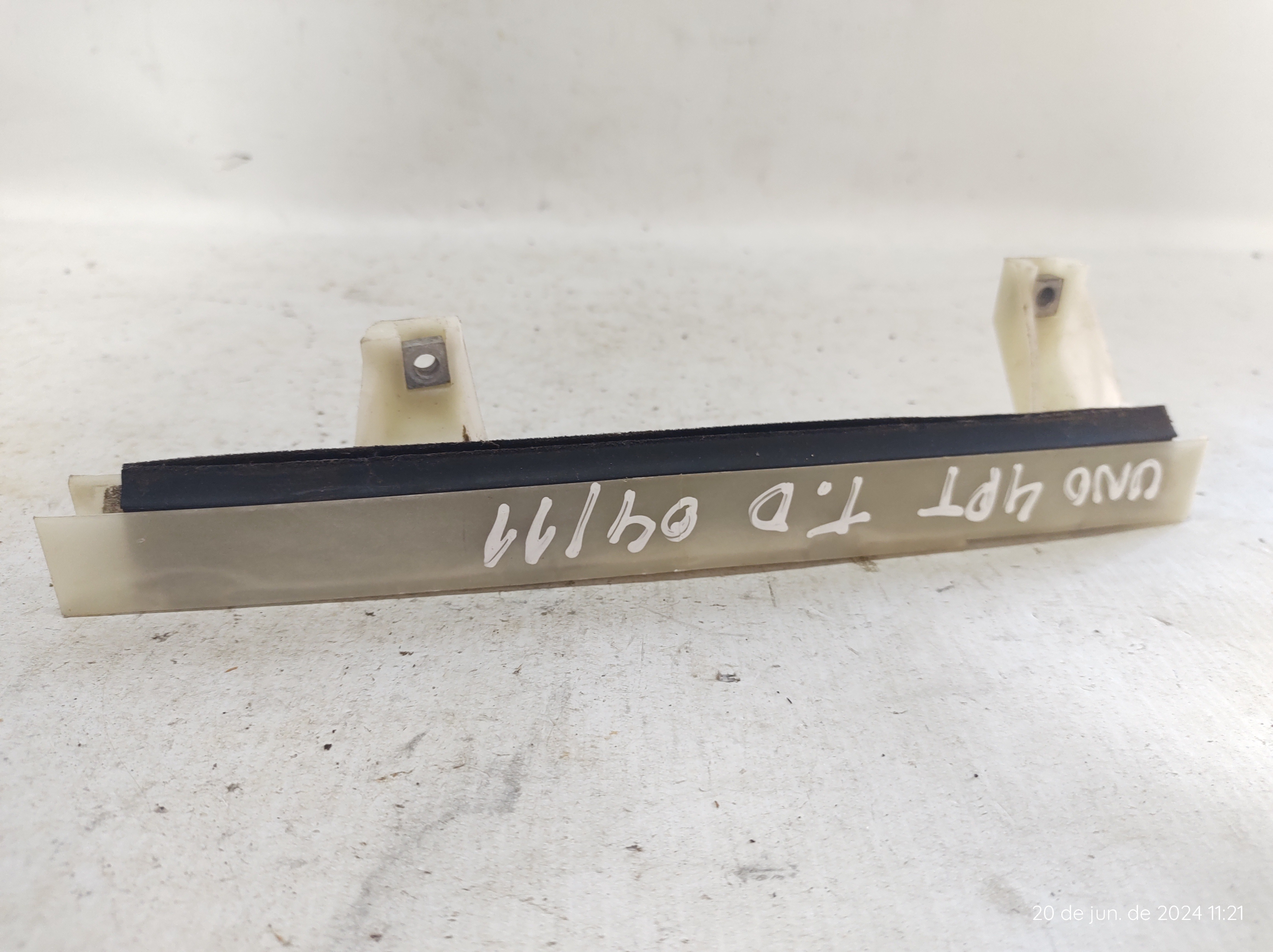 Guia Vidro Traseiro Direito Uno Mille 04 A 11 500064170 3