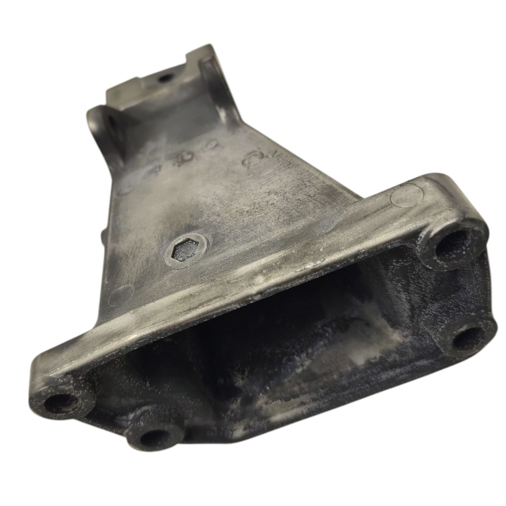 Suporte coxim motor esquerdo Mitsubishi Pajero TR4 2.0 2005 4