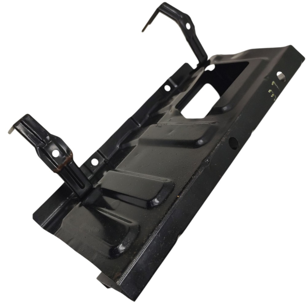 Suporte esquerdo parachoque dianteiro Mitsubishi Pajero 2005 4
