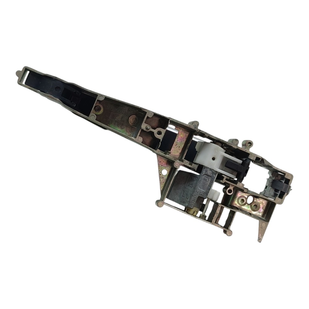 Maçaneta Externa Dianteira Esquerda Peugeot 308 2011 2012 13 Prata Dianteira 3