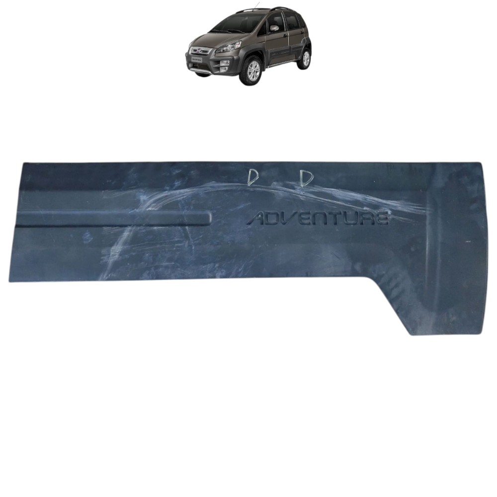Moldura aplique dianteira direita Fiat Idea Adventure 2013 1