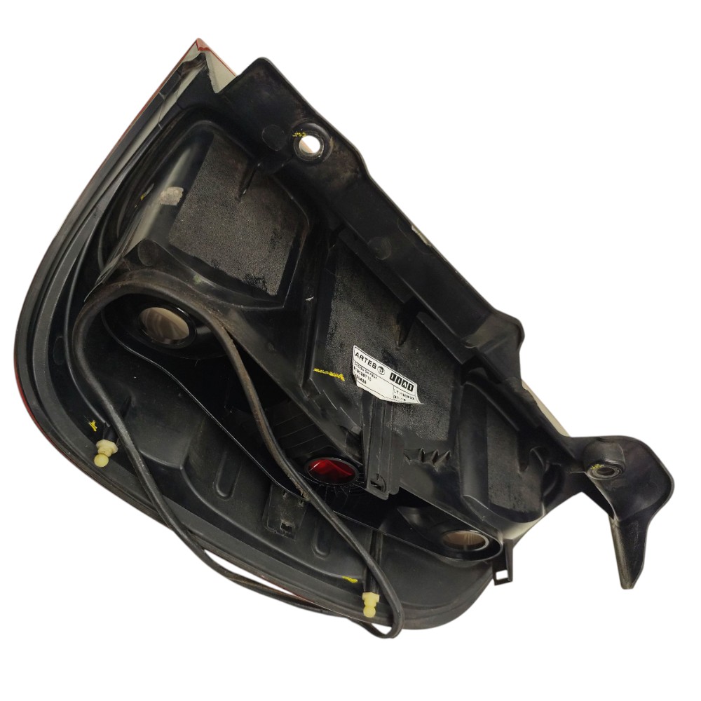 Lanterna esquerda Fiat Uno Vivace 2012 2013 2014 2015 2016 4