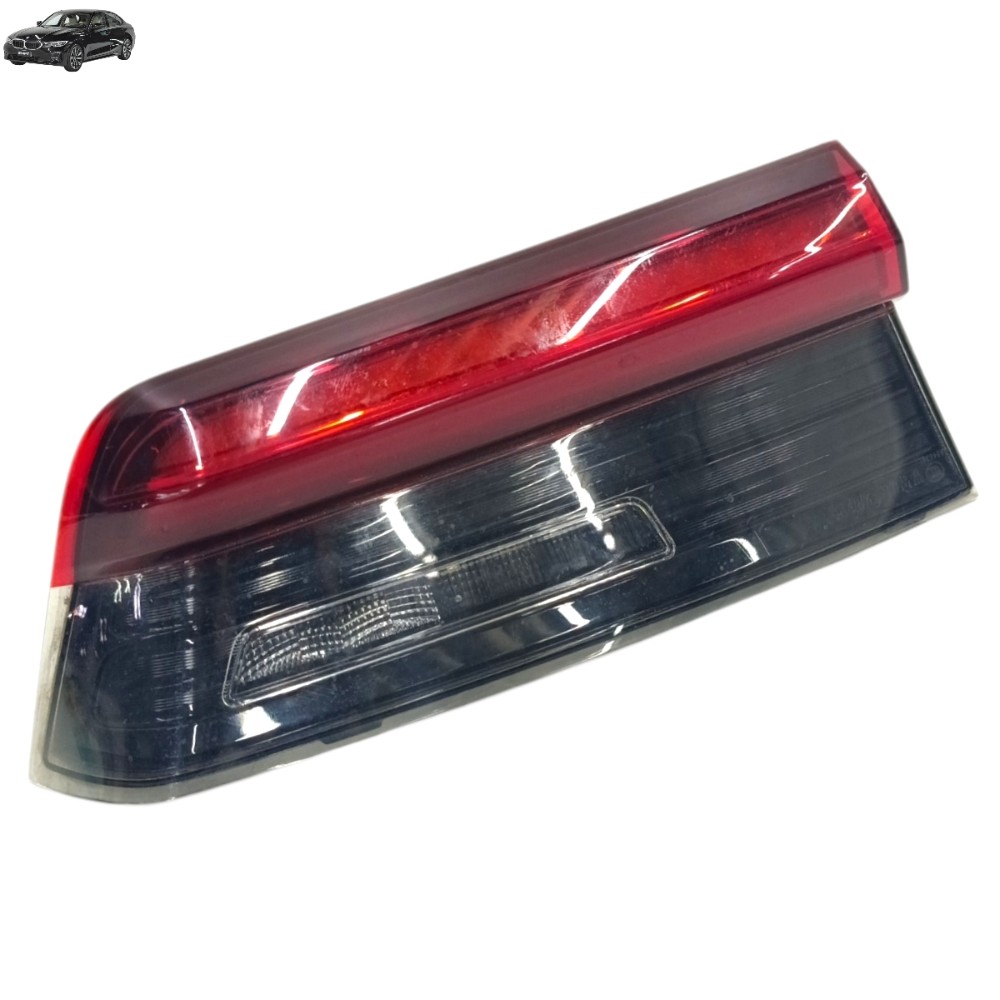 Lanterna esquerda tampa traseira  bmw 320i 2021 2022 2023 24