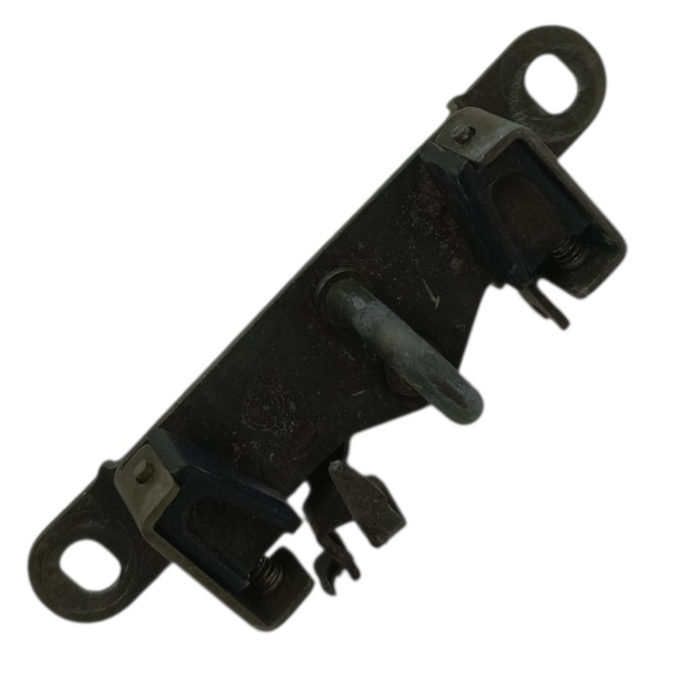 Batente fechadura tampa traseira Fiat Idea 2005 2006 2007 08 4