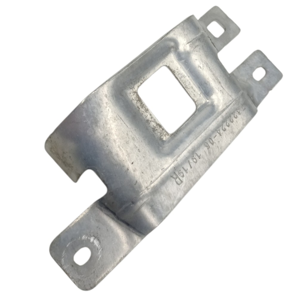 Suporte direito parachoque dianteiro bmw 320i 2021 2022 2023 4