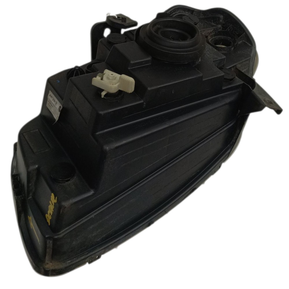 Farol direito Fiat Uno Vivace 2013 2014 2015 com detalhe 3