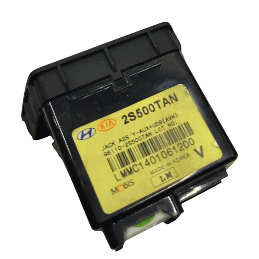 Entrada USB auxiliar painel Hyundai ix35 2015 2016 2017 2018 4