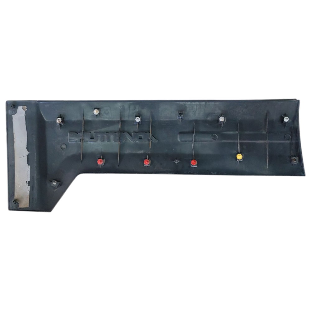 Moldura aplique dianteira direita Fiat Idea Adventure 2013 4