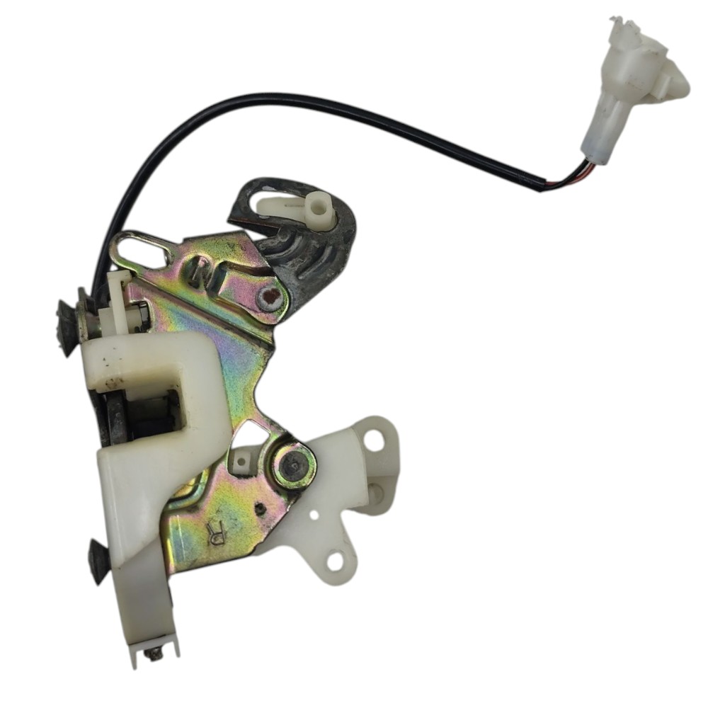 Fechadura tampa traseira Mitsubishi Pajero TR4 2003 04 05 06 2
