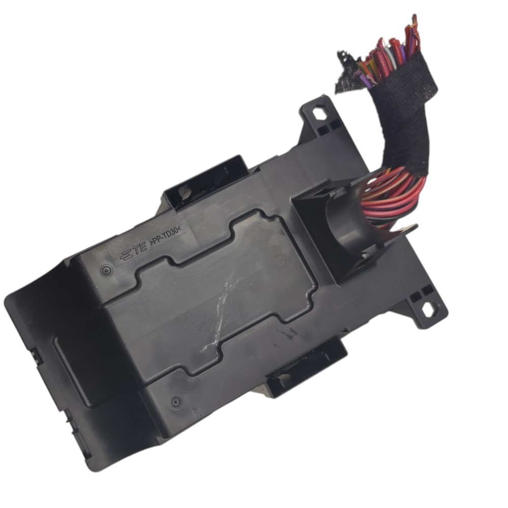 Caixa fusível interna GM Tracker 1.4 lt turbo 2017 2018 2019 4