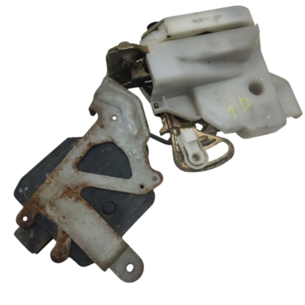 Fechadura porta traseira direita Mitsubishi Pajero TR4 2005 3