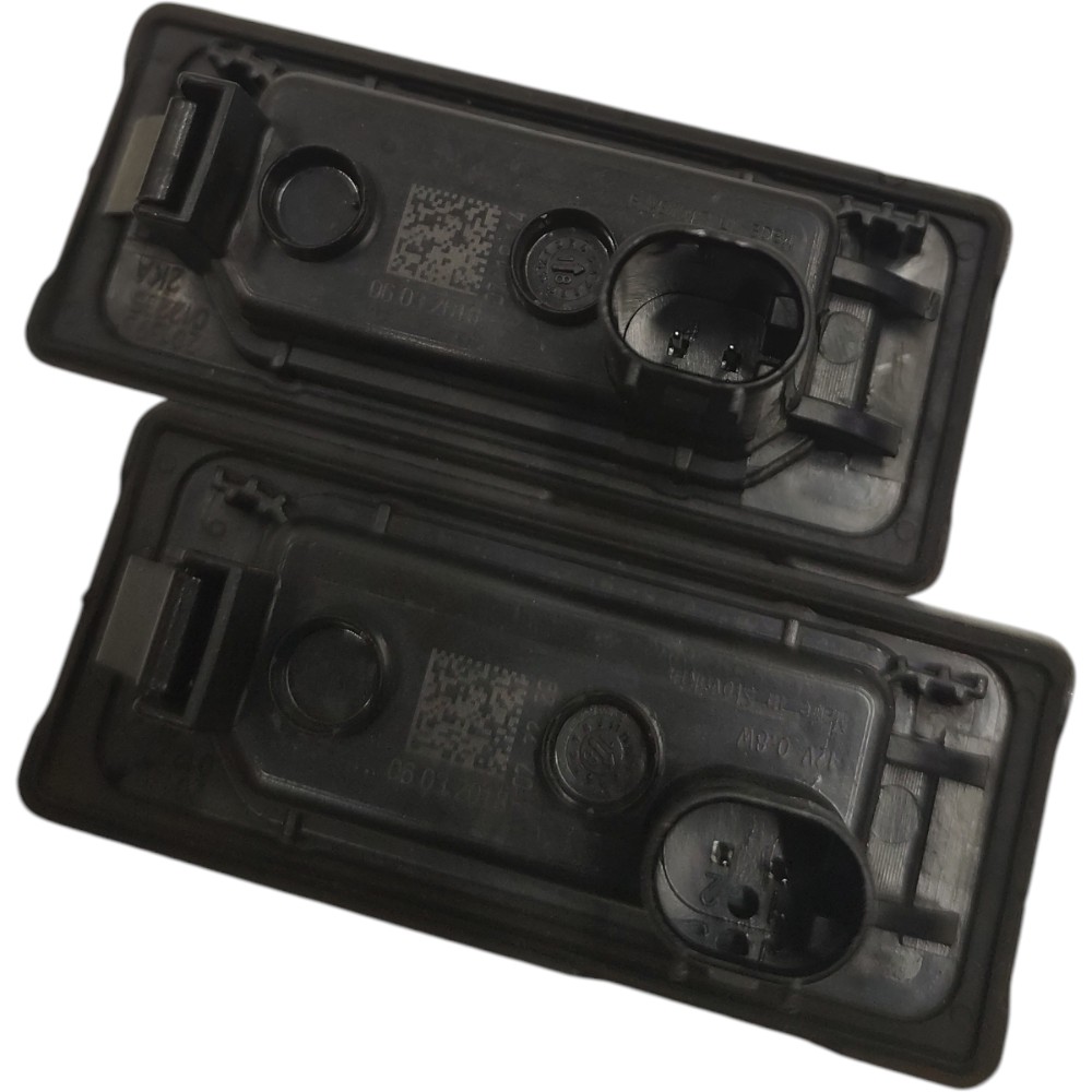 Par luz placa traseira Jaguar XE 2019 2018 2017 2016 4